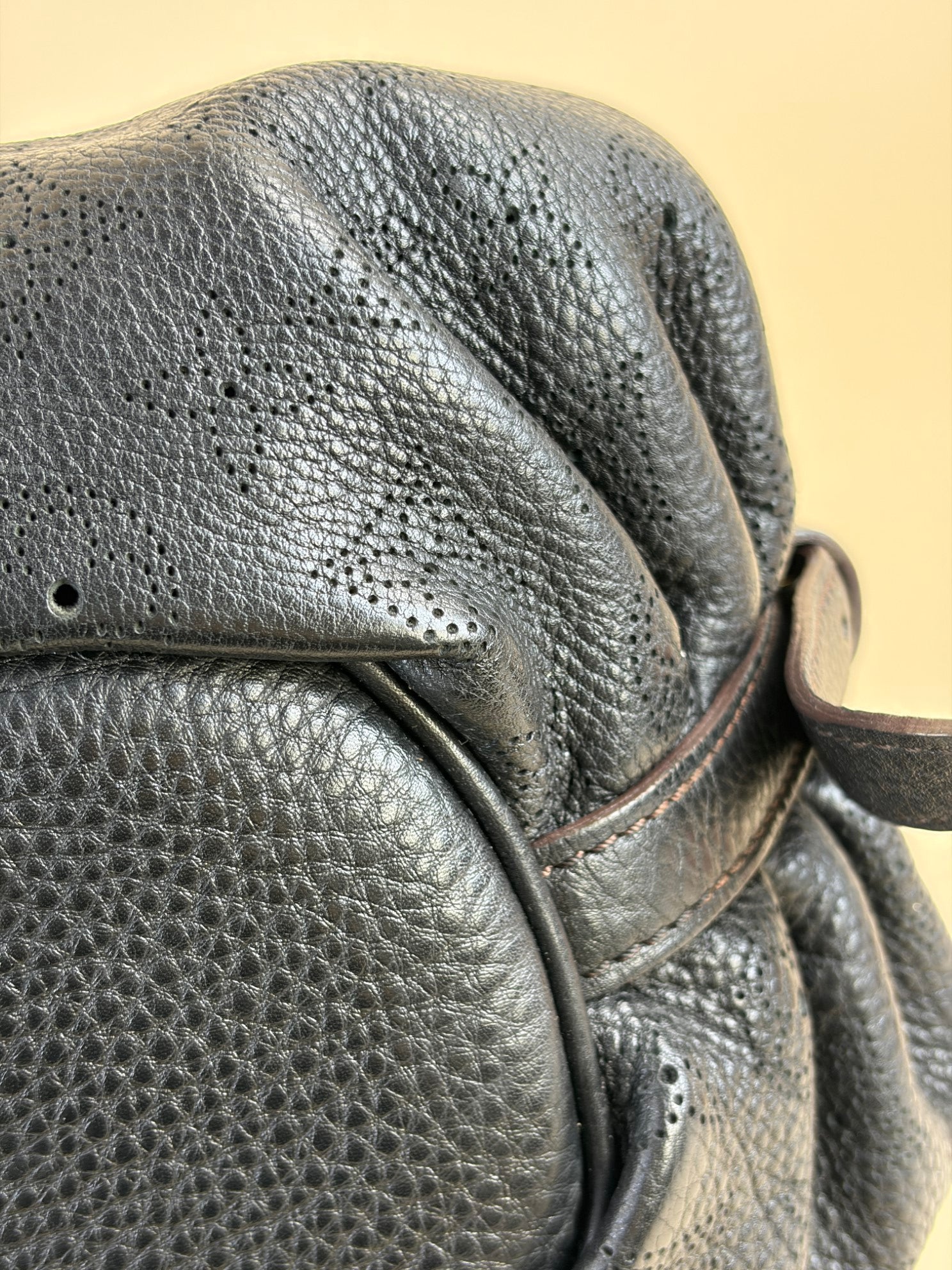 Louis Vuitton Mahina XS-BAG black monogram