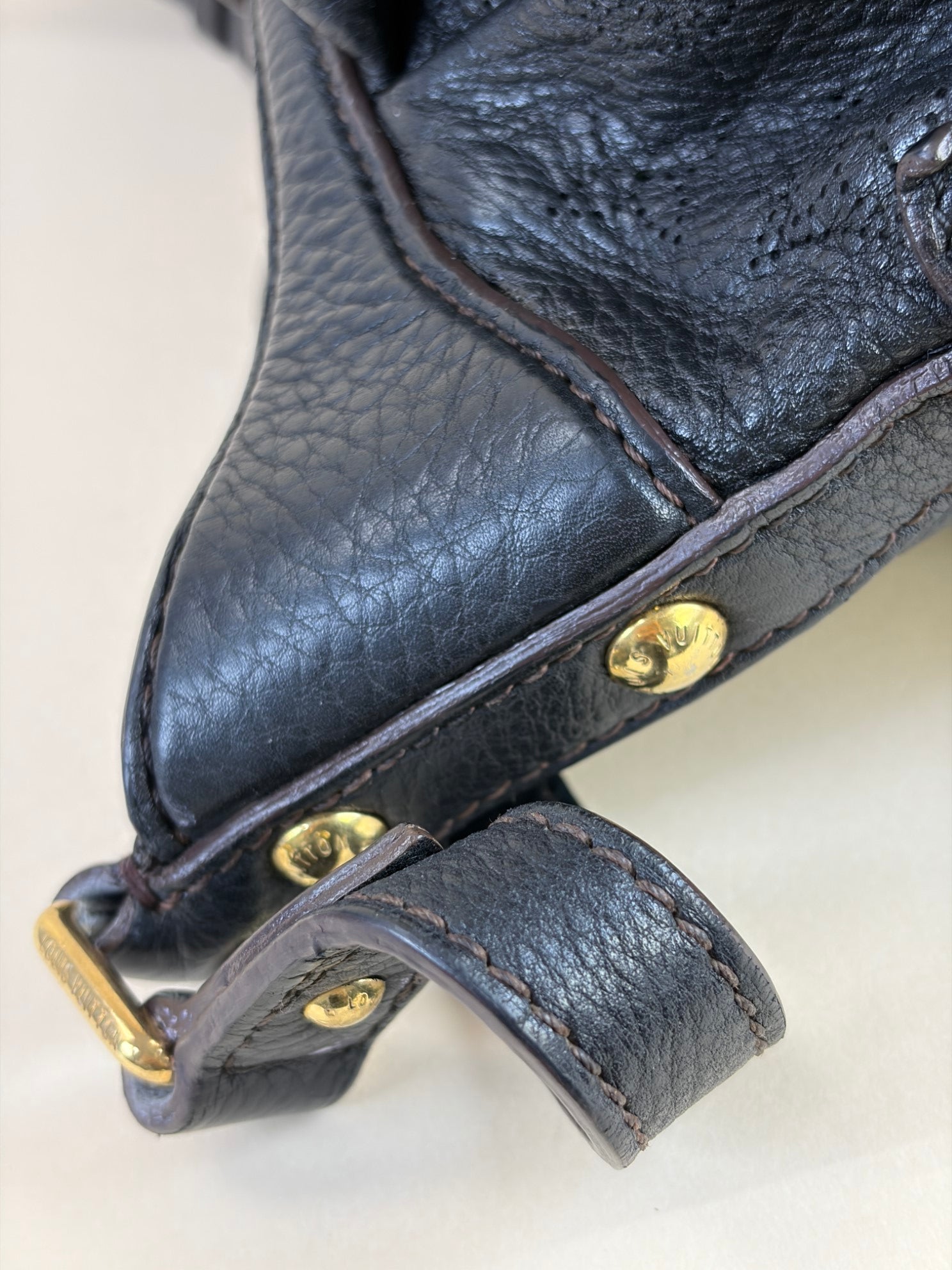 Louis Vuitton Mahina XS-BAG black monogram