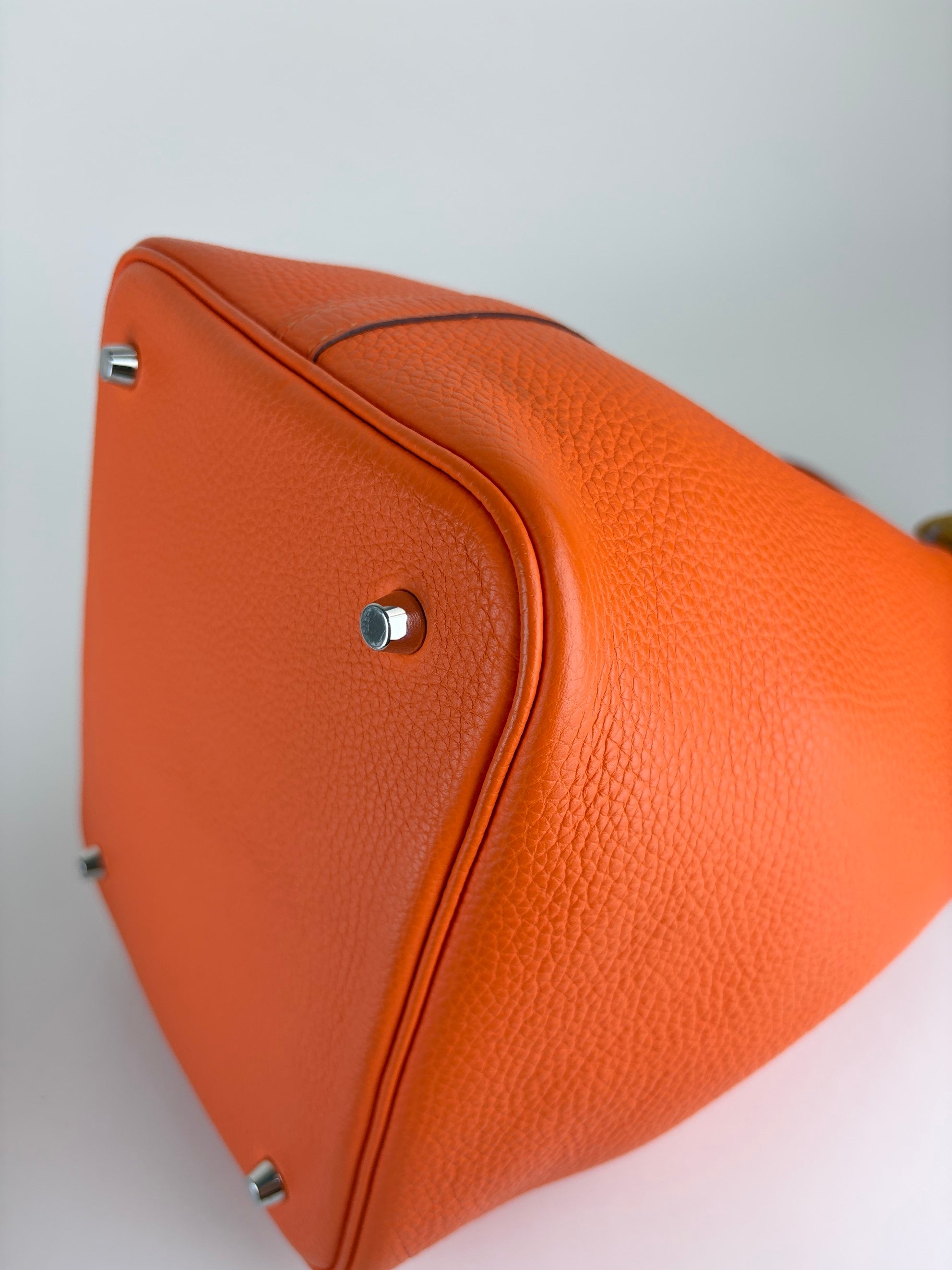 Hermes Orange minimum  Picot in Lock 22 taurillon Clemence bag