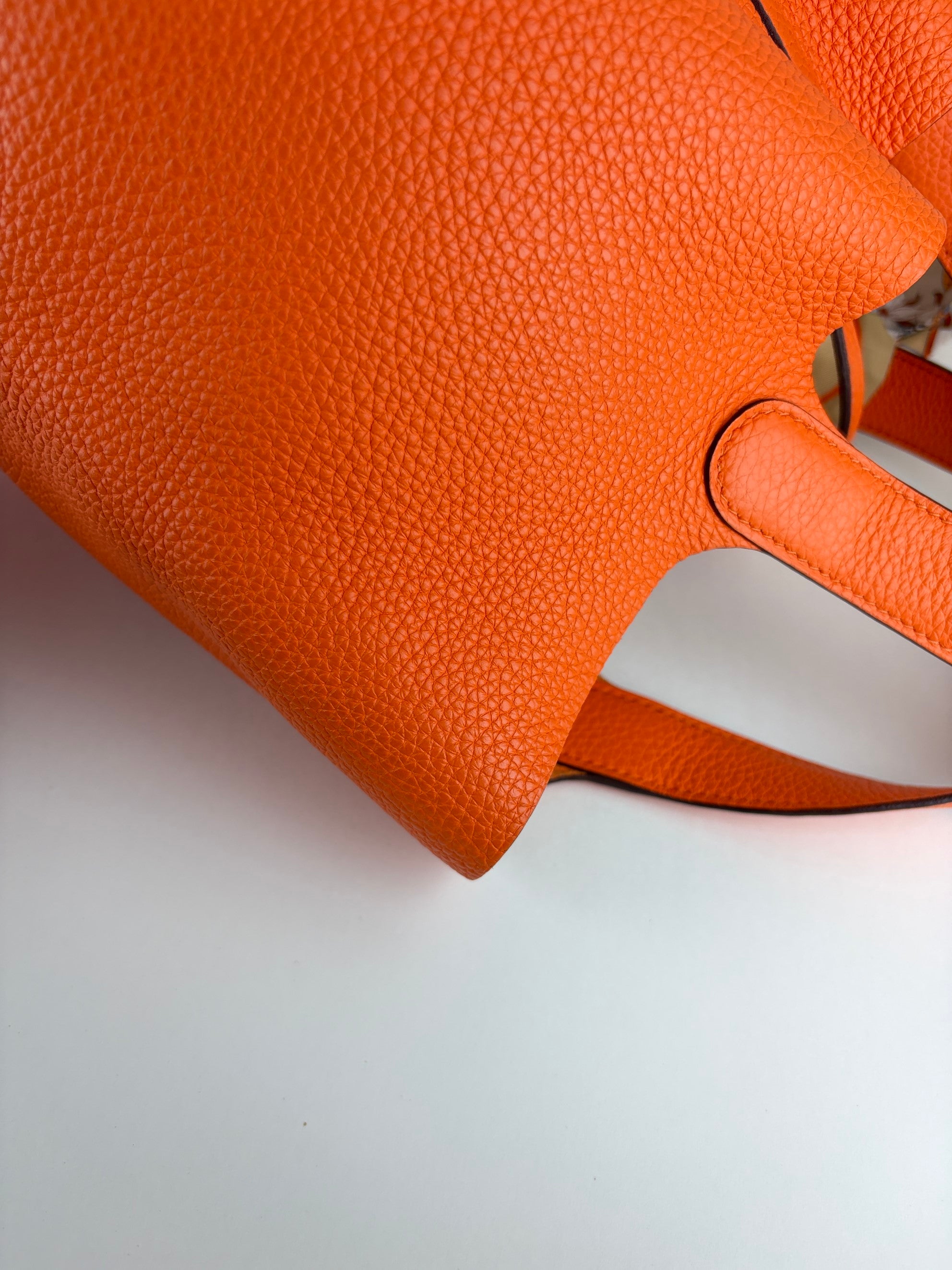 Hermes Orange minimum  Picot in Lock 22 taurillon Clemence bag