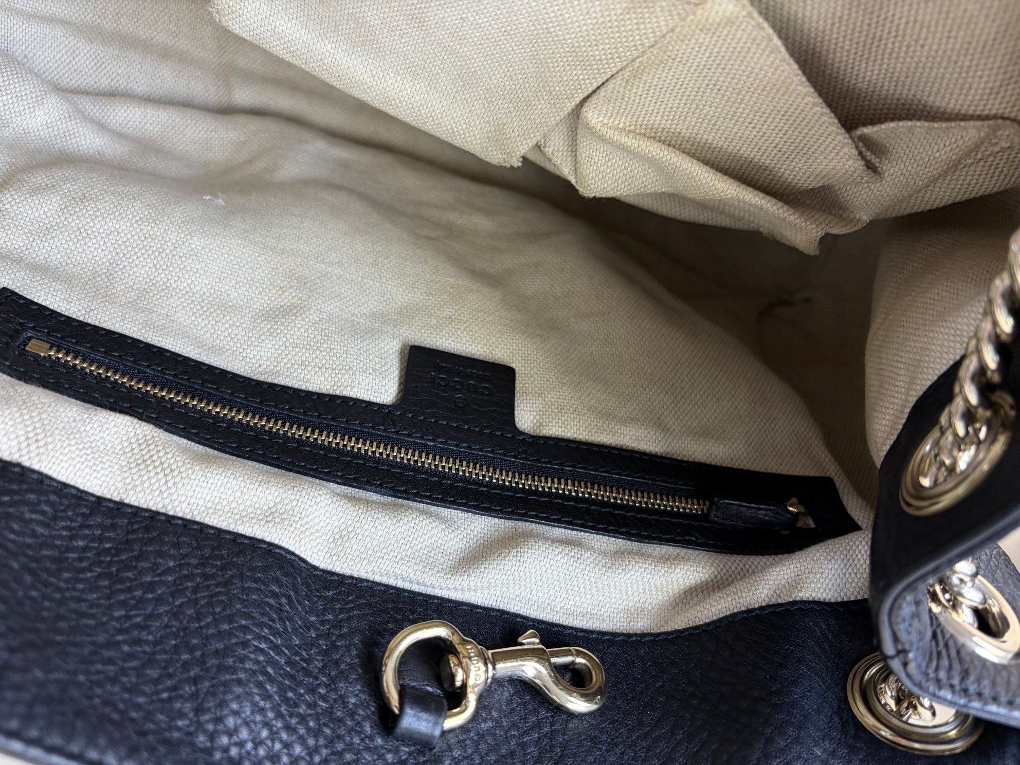 Gucci medium soho chain