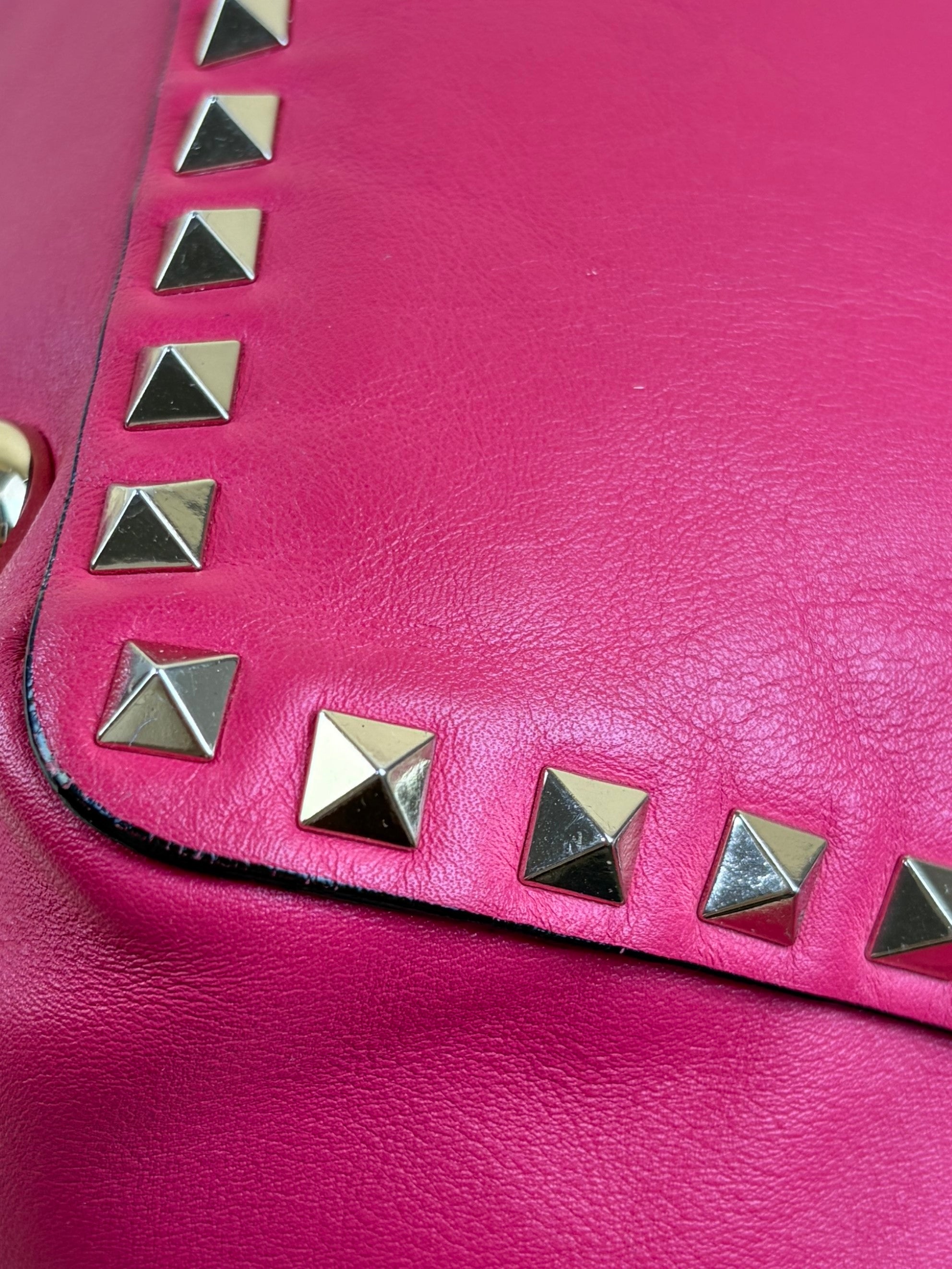Valentino hot pink rock stud medium