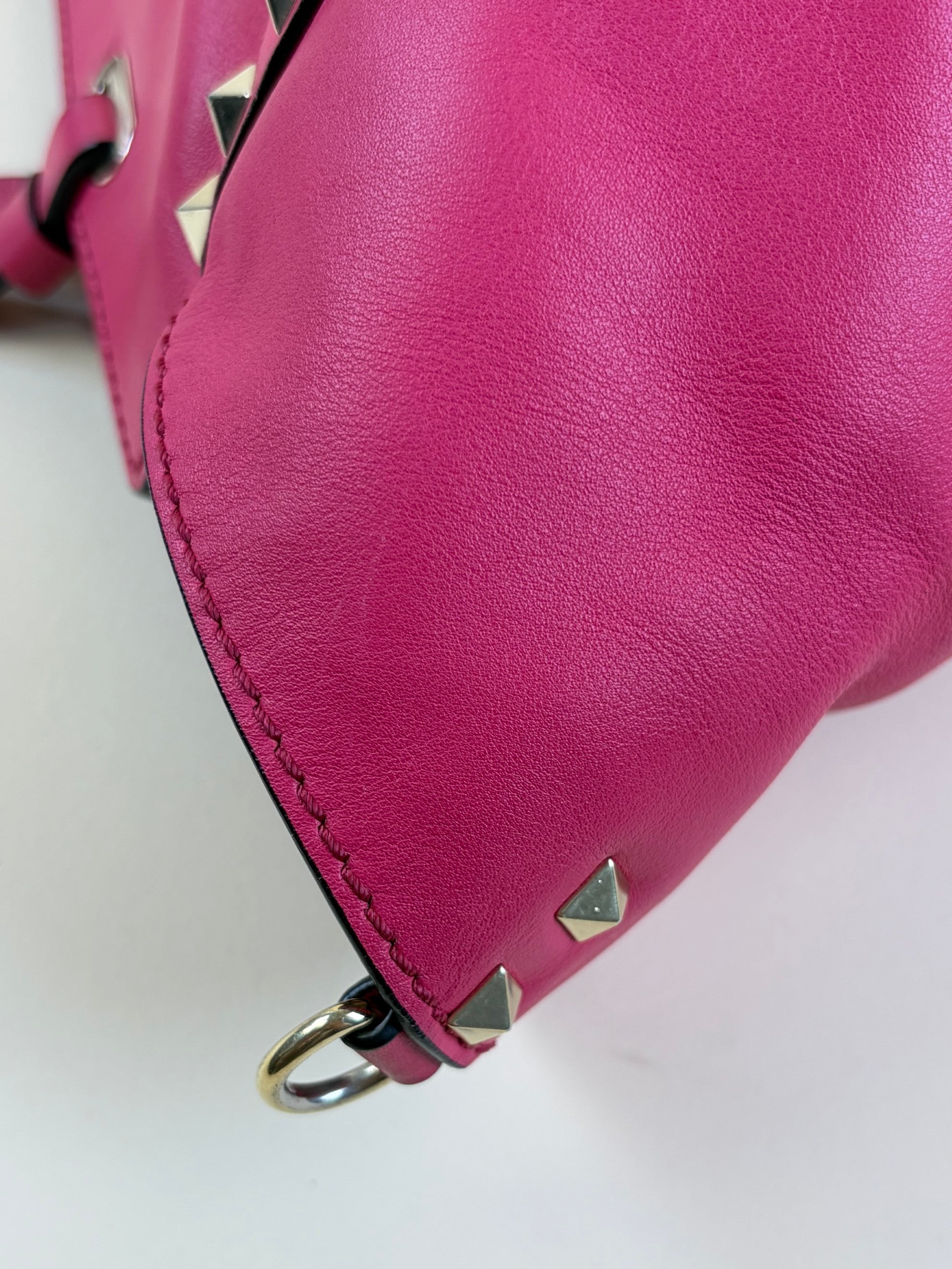 Valentino hot pink rock stud medium