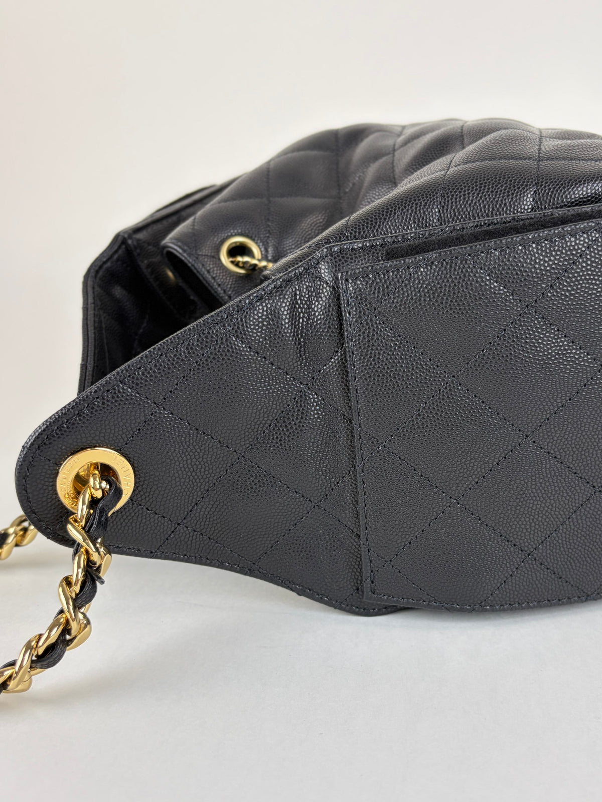 Chanel black caviar leather Chanel 25 small hand bag