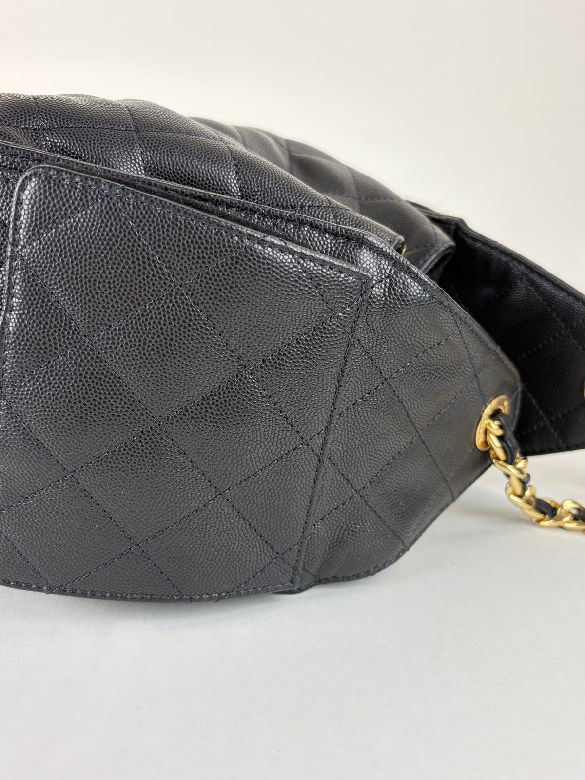 Chanel black caviar leather Chanel 25 small hand bag