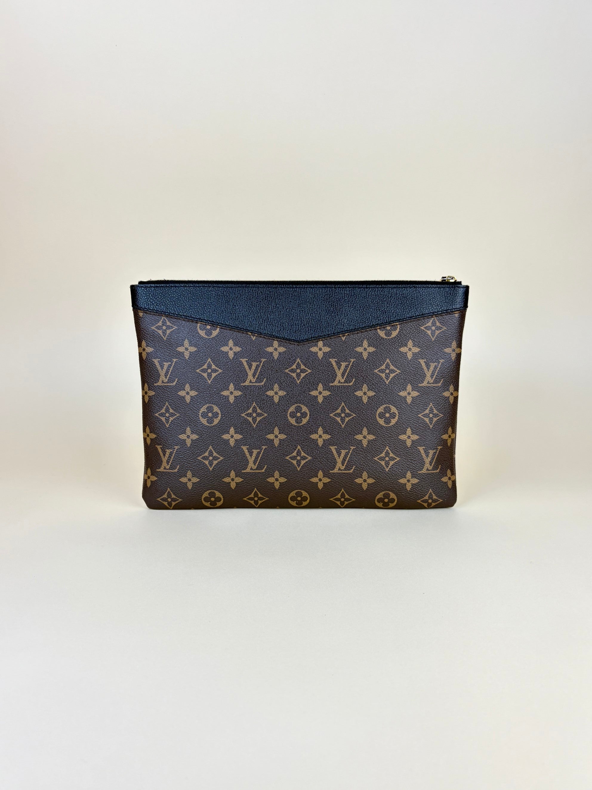 louis Vuitton black monogram daily pouch