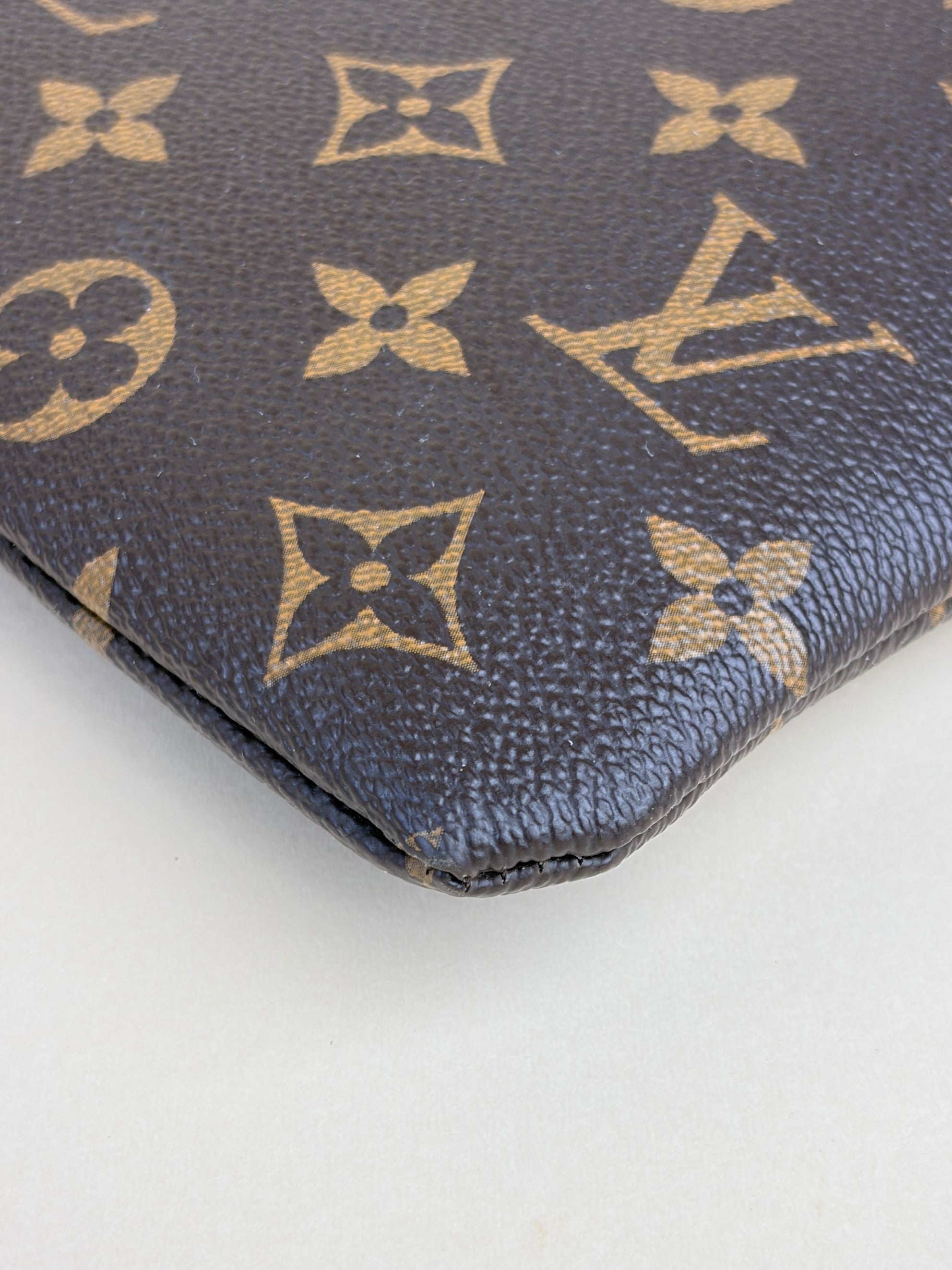 louis Vuitton black monogram daily pouch
