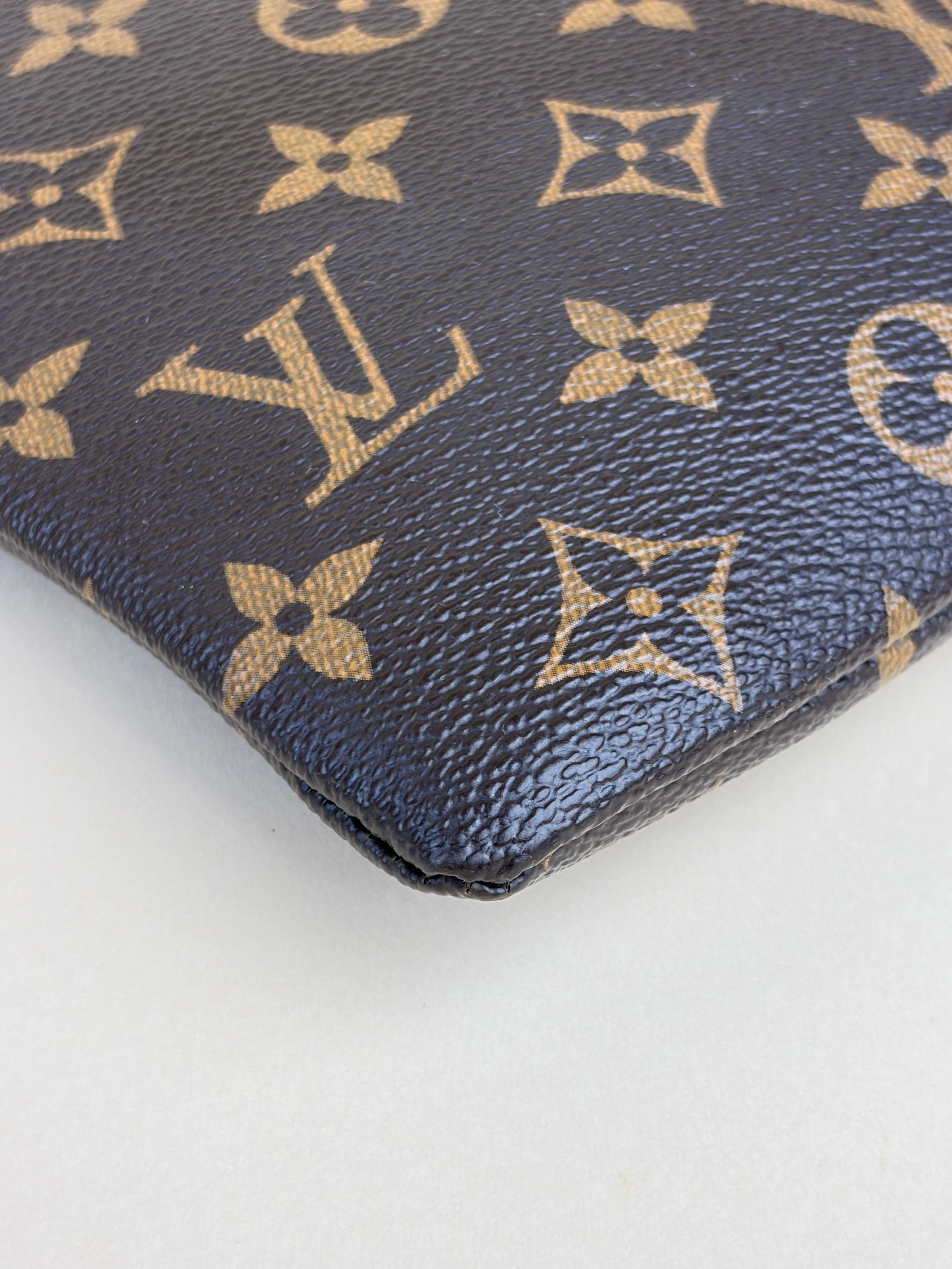 louis Vuitton black monogram daily pouch