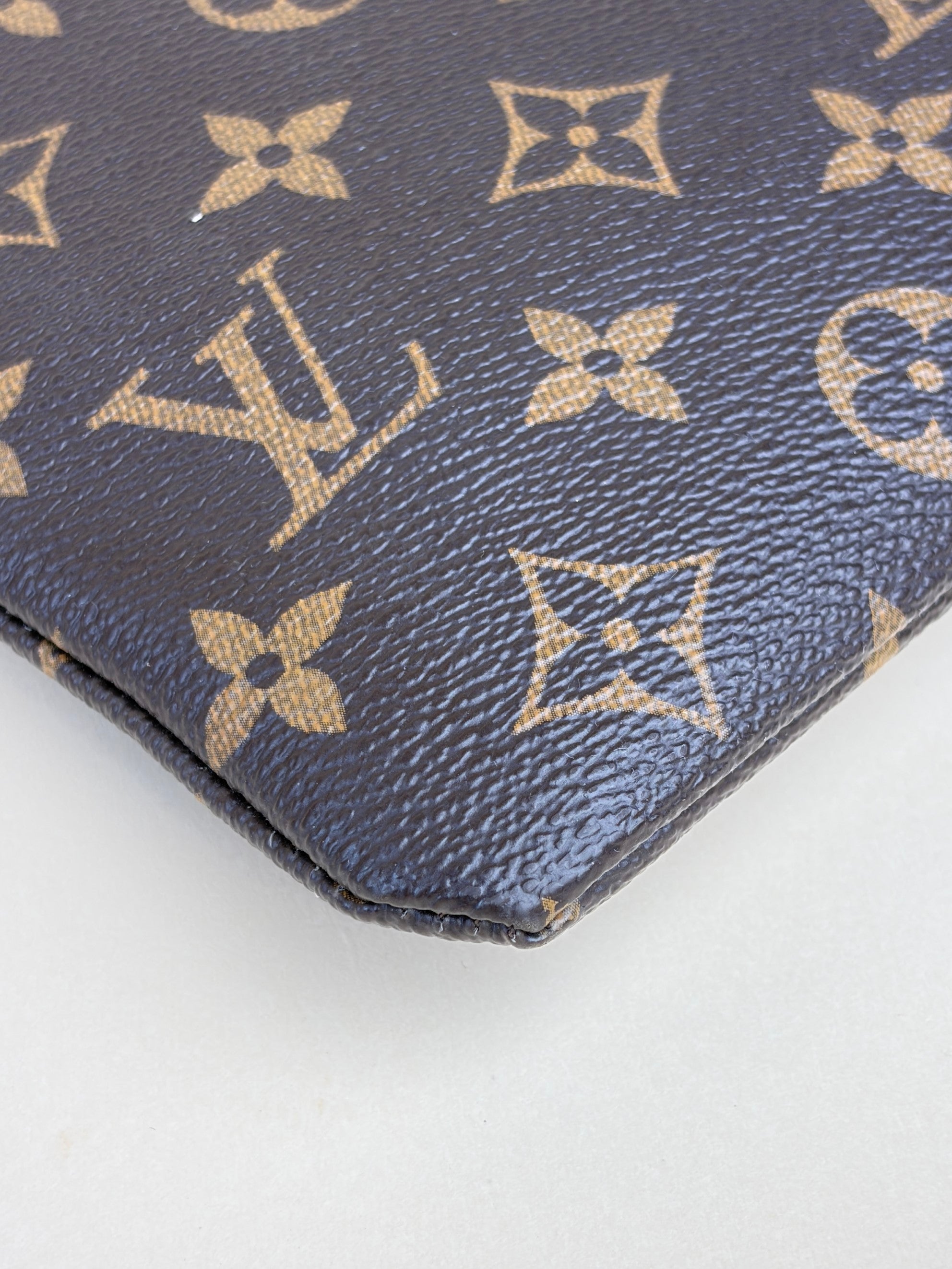 louis Vuitton black monogram daily pouch