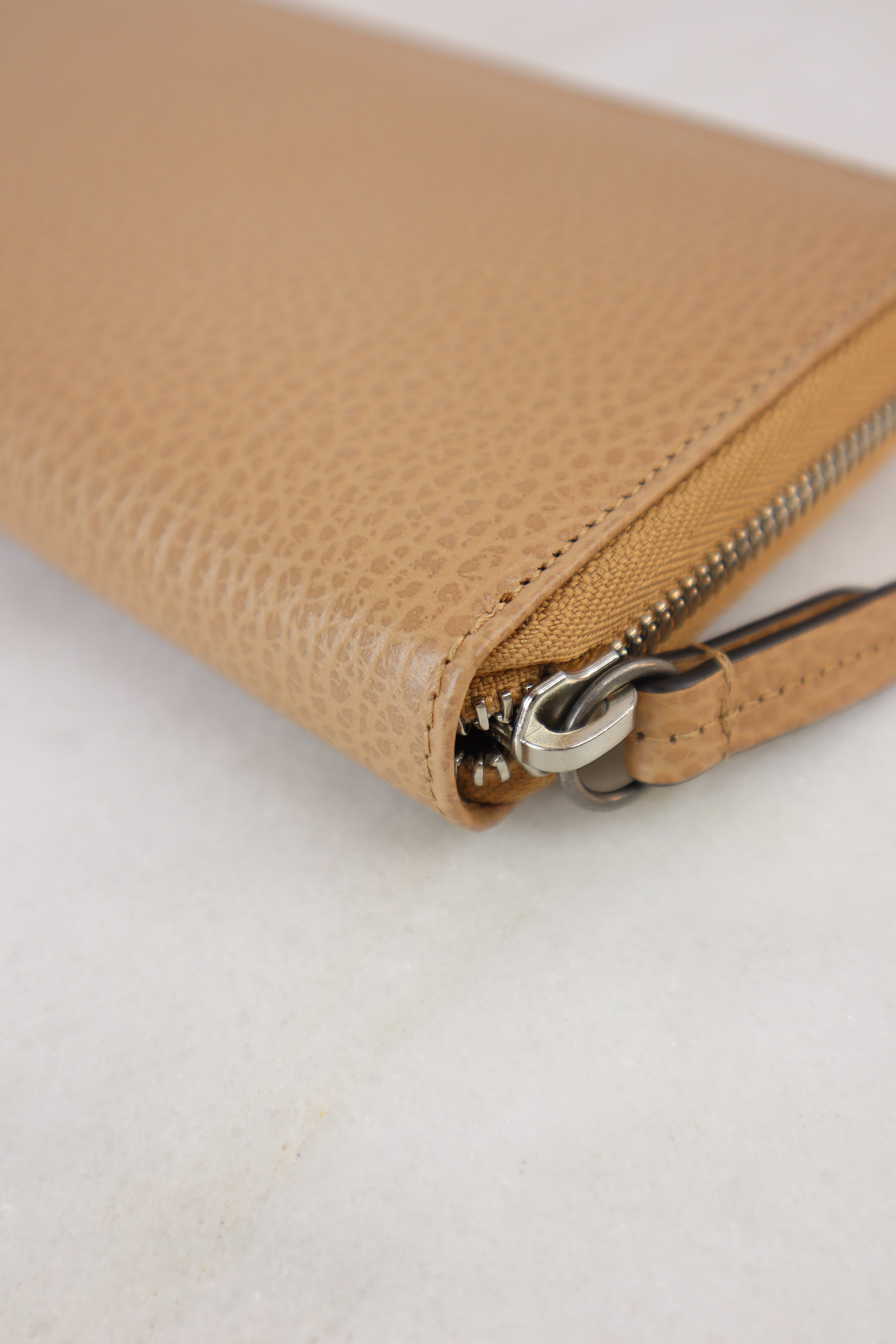 Gucci Nude Beige GG Round Zip Long Wallet