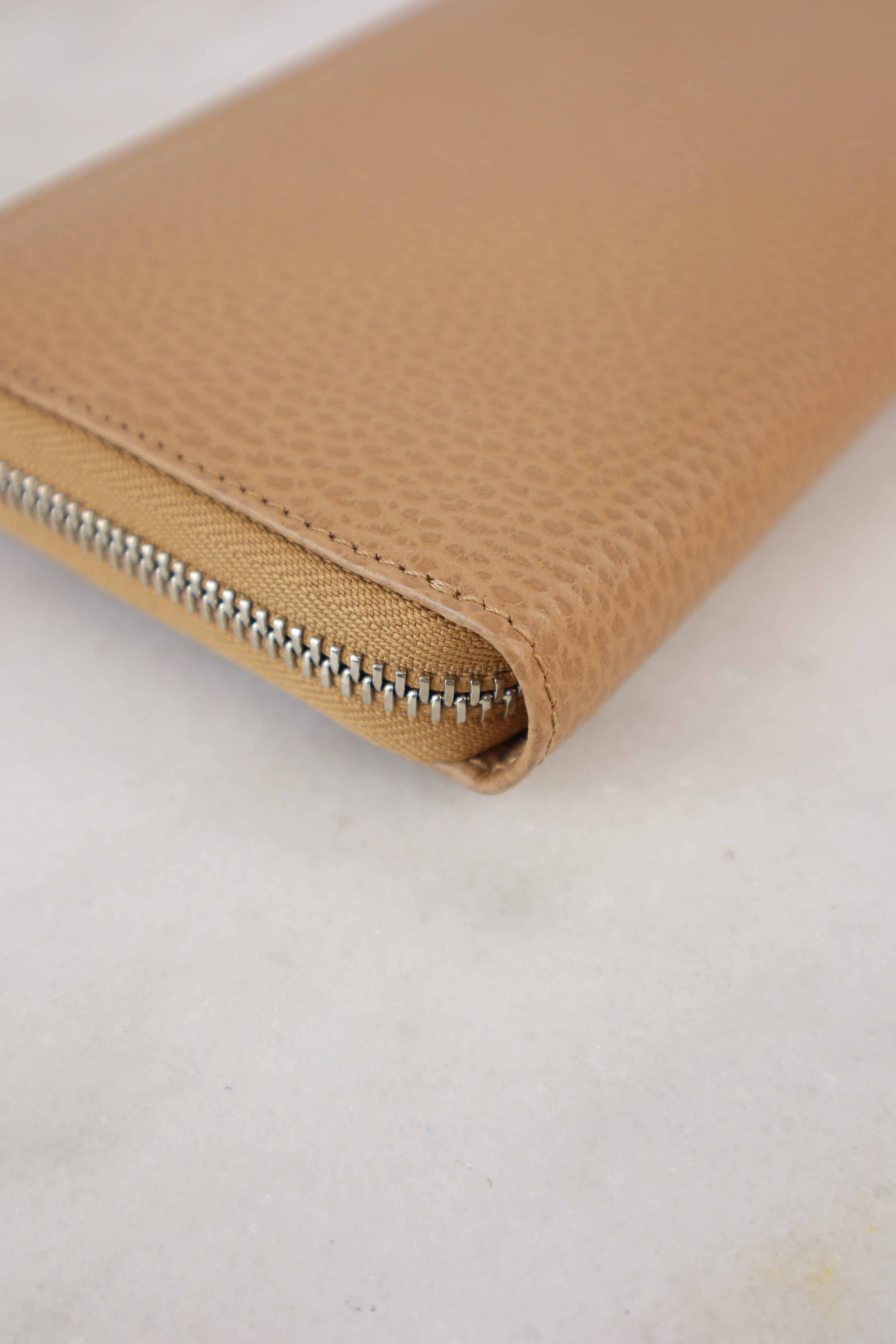 Gucci Nude Beige GG Round Zip Long Wallet