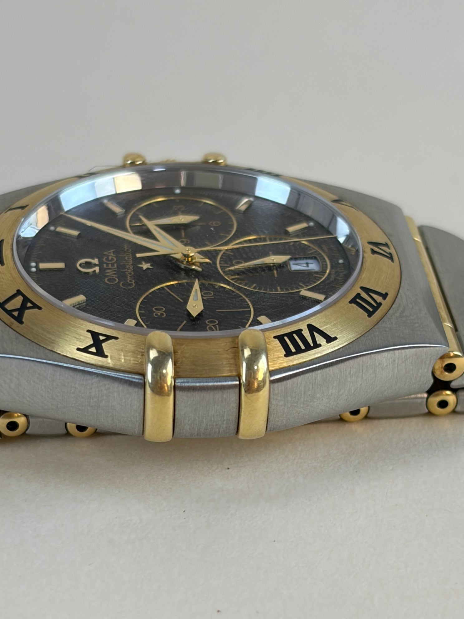 Omega 18K Yellow Gold Constellation Chronograph 36mm Watch