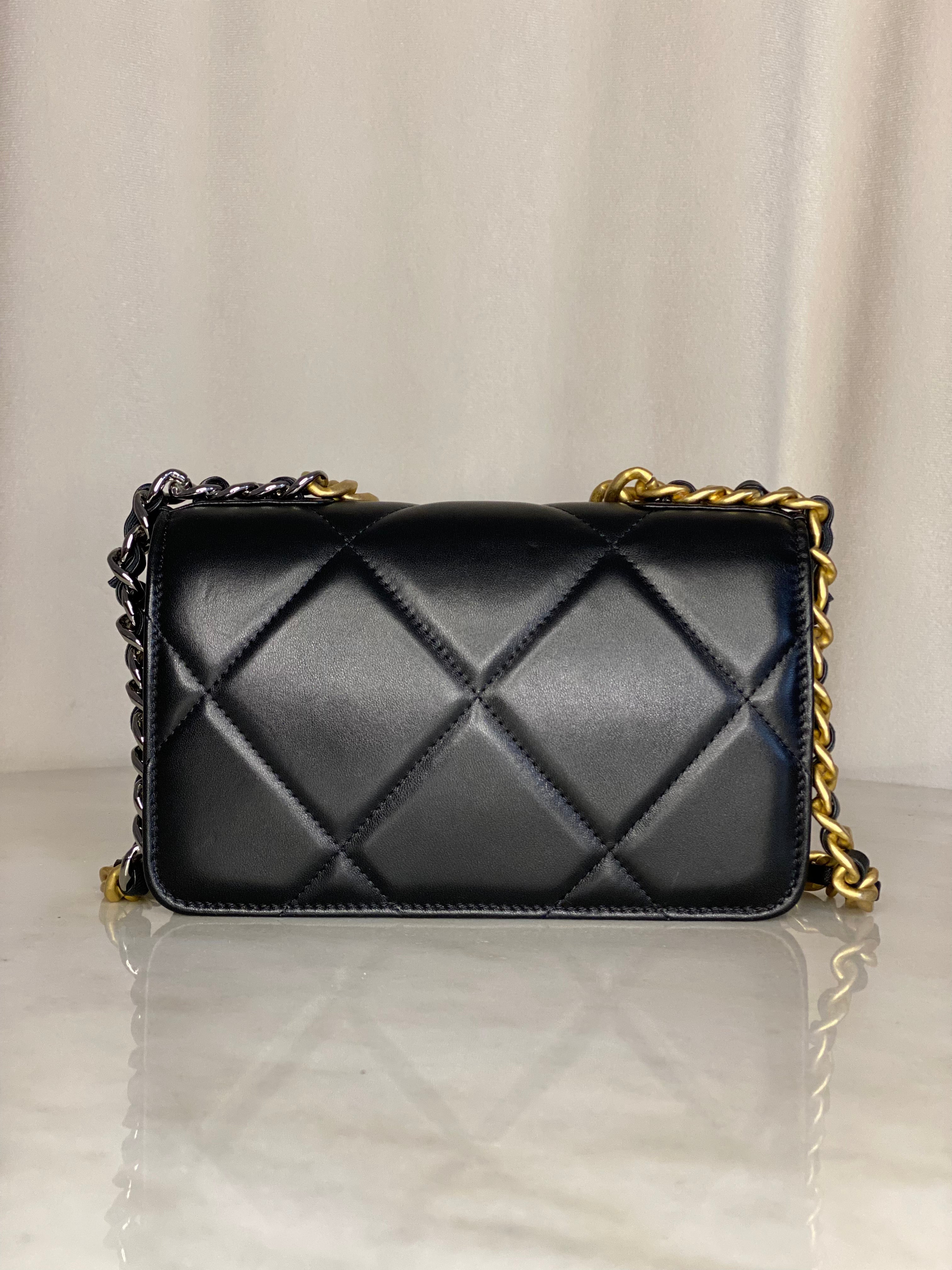 Chanel Black 19 WOC