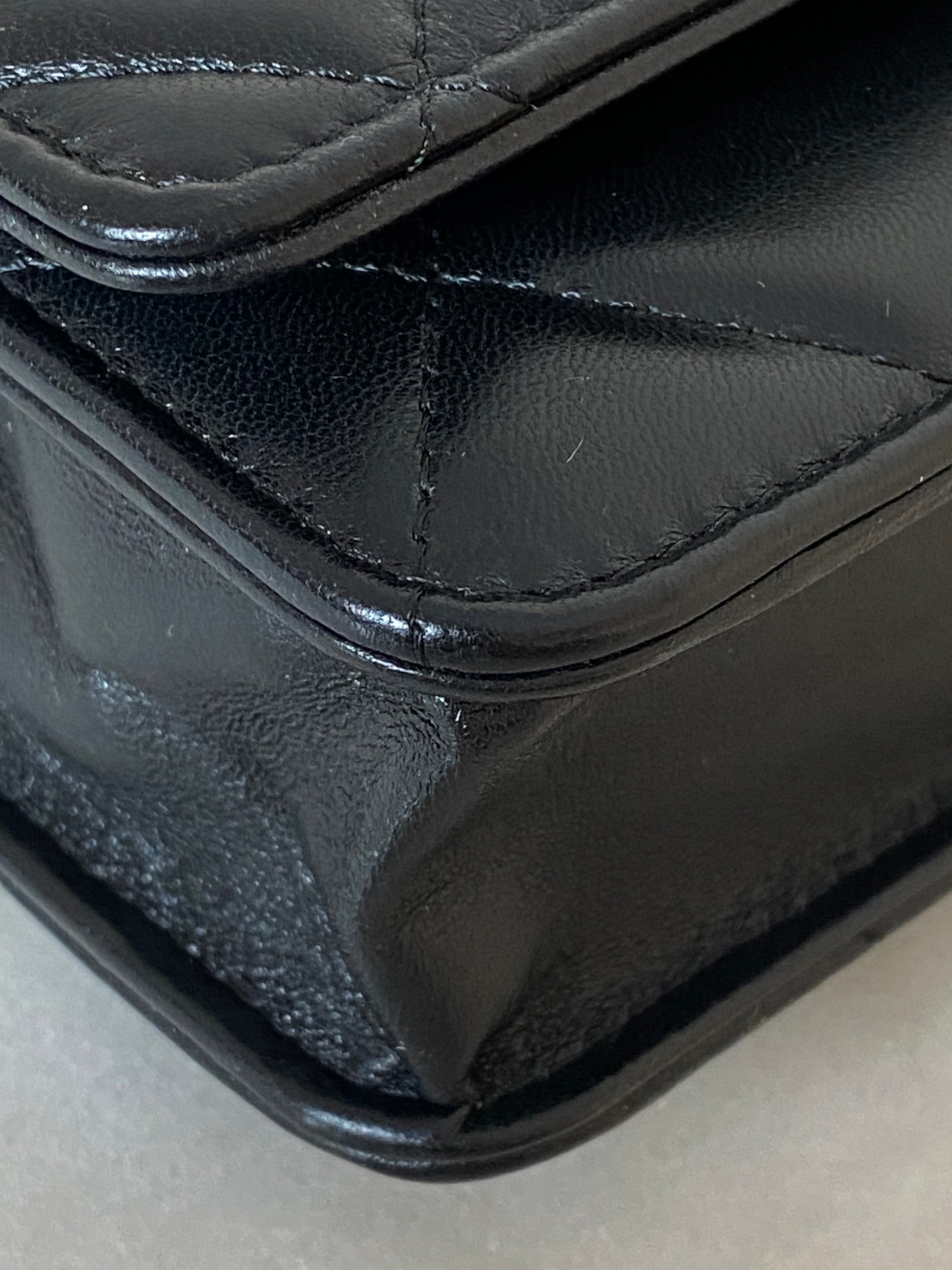 Chanel Black 19 WOC