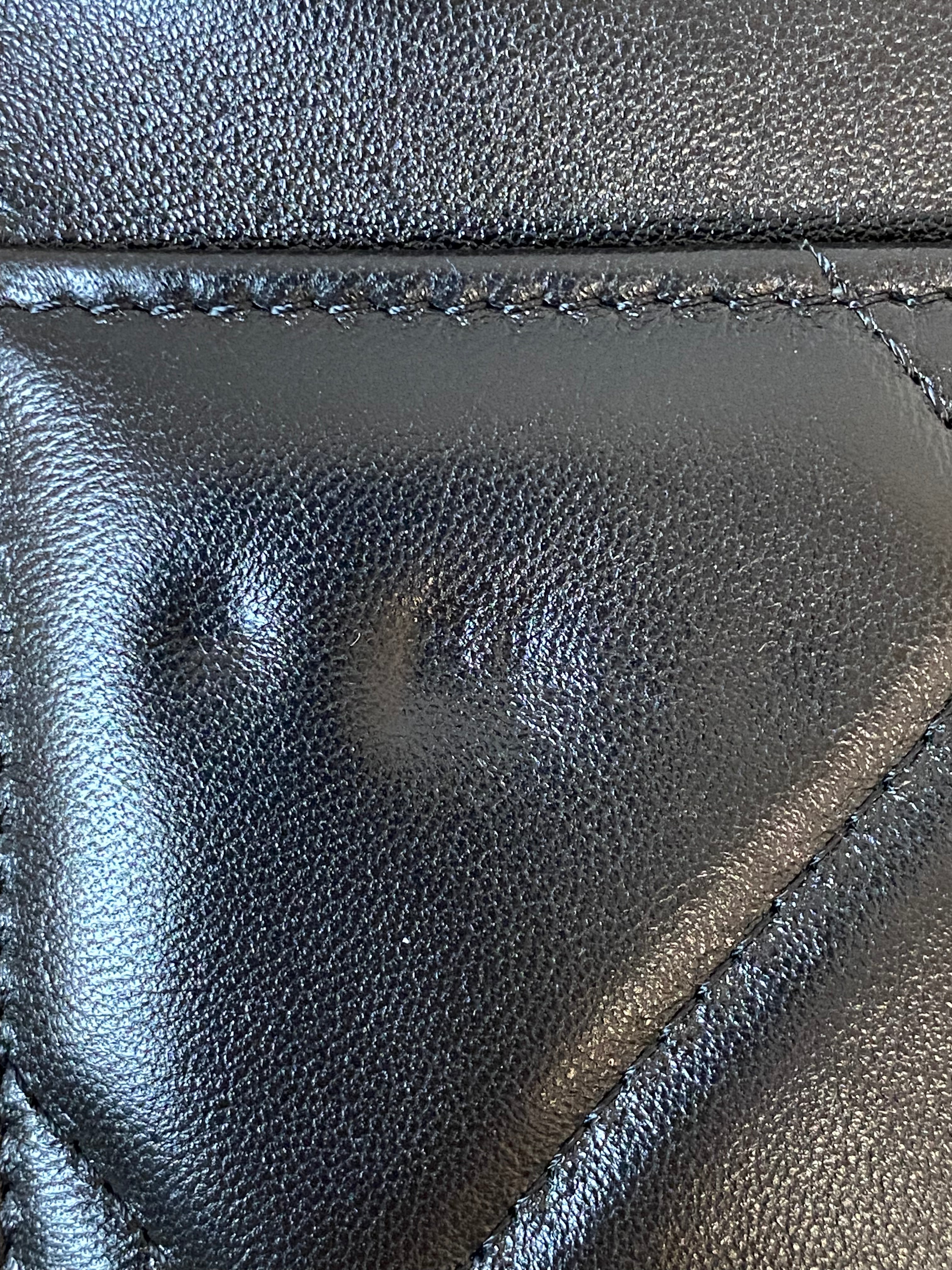 Chanel Black 19 WOC