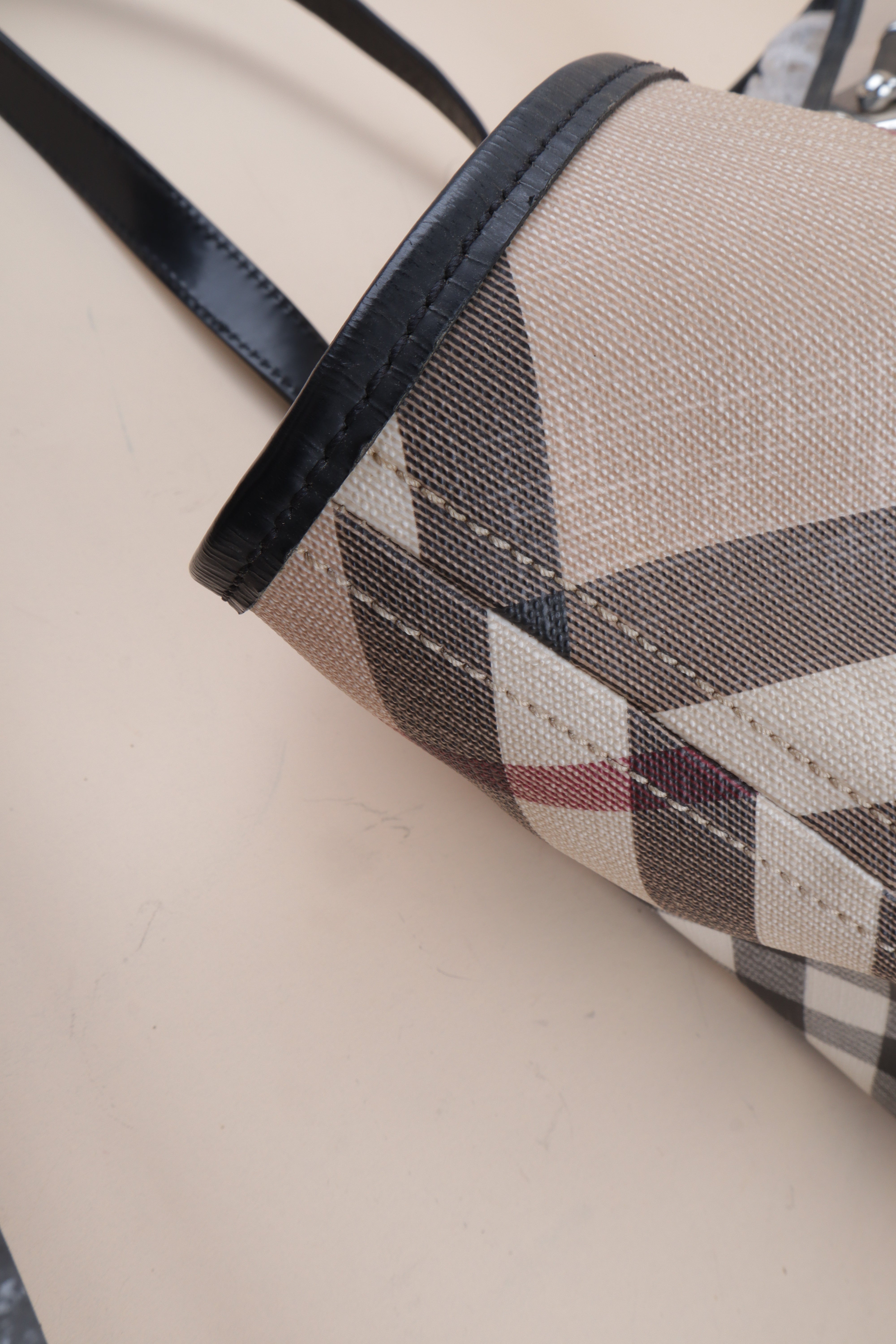 Burberry super nova large Nickie check and black