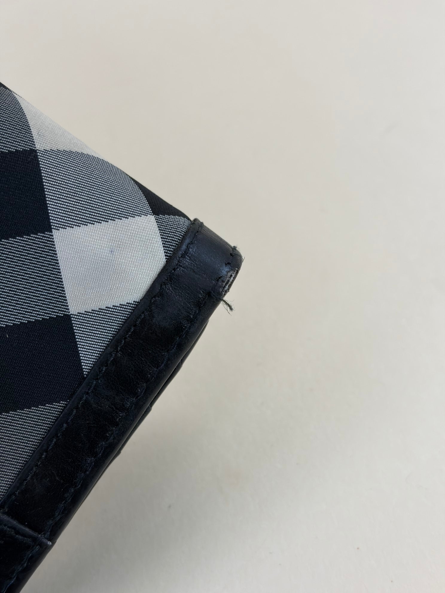 Burberry beat Penrose continental charcoal check wallet