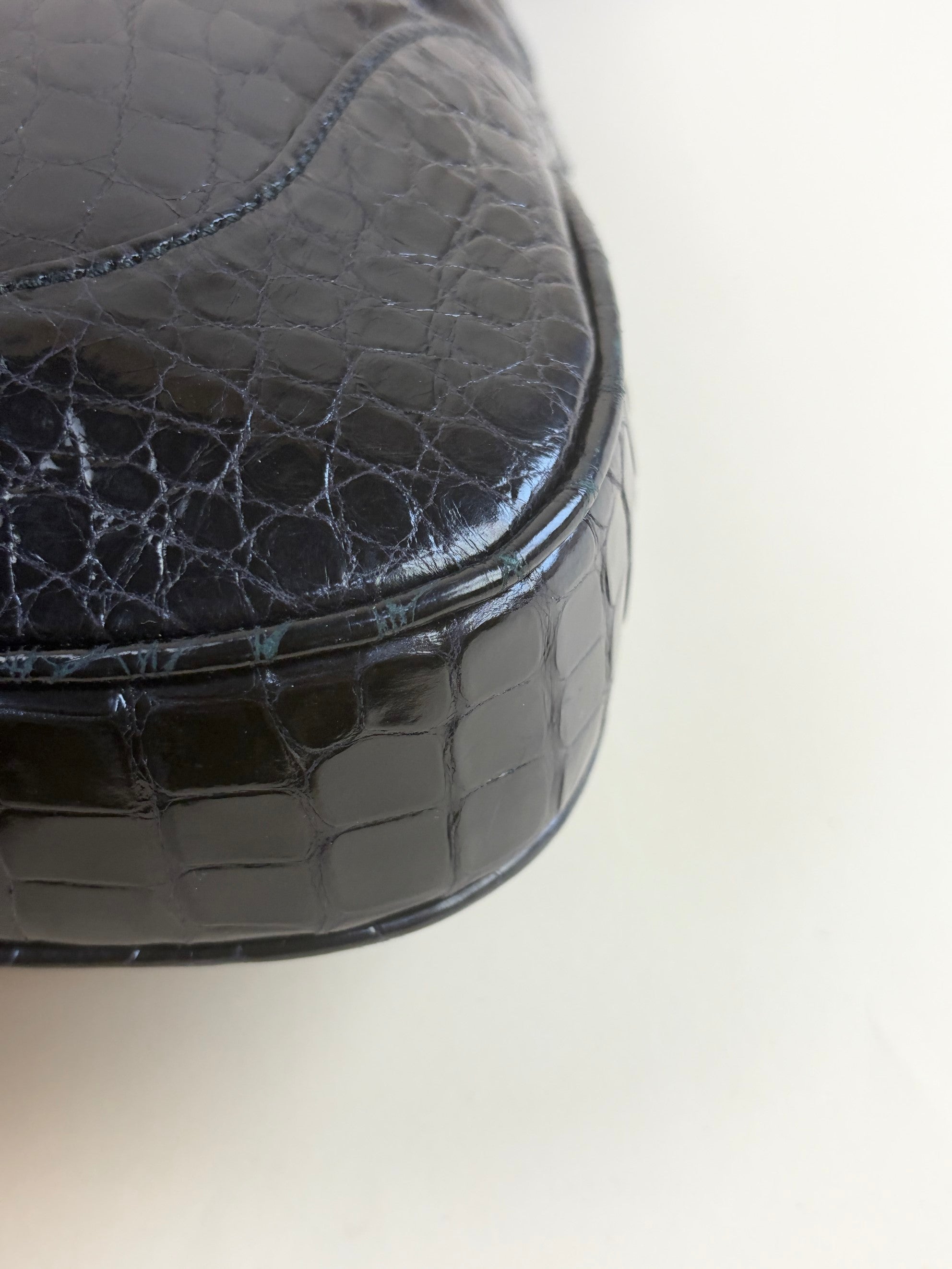 Gucci Jackie vintage with piston lock crocodile black vernis