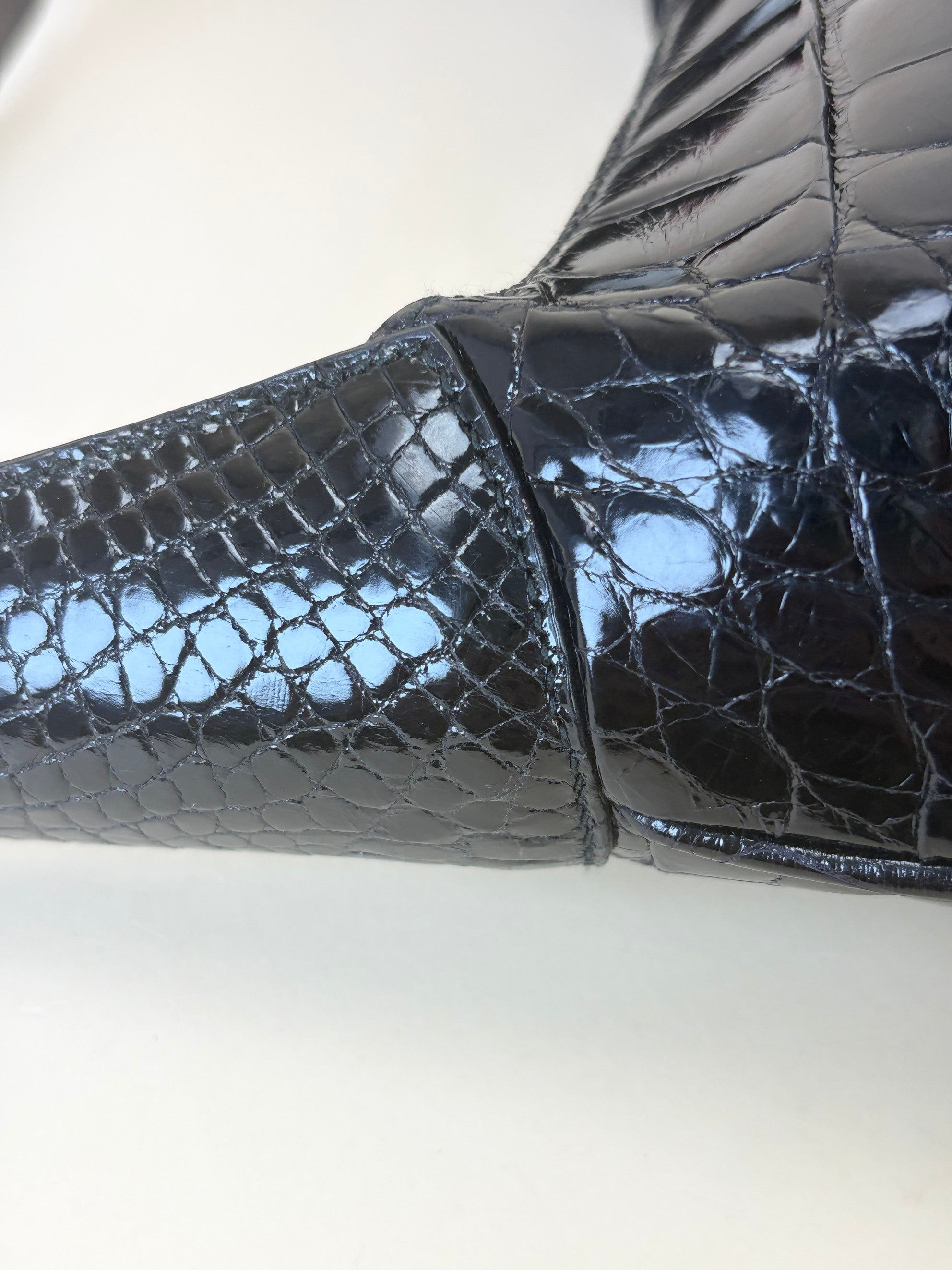 Gucci Jackie vintage with piston lock crocodile black vernis