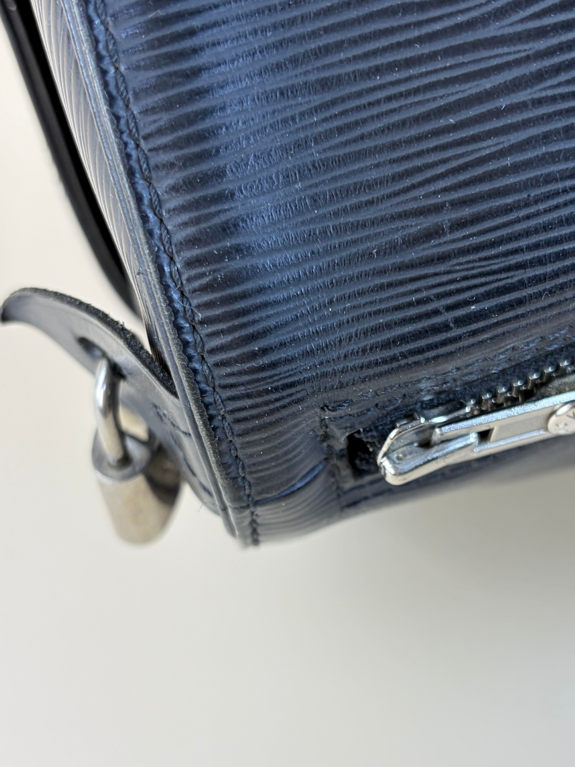 Louis Vuitton Black Speedy 30 Tote Bag
