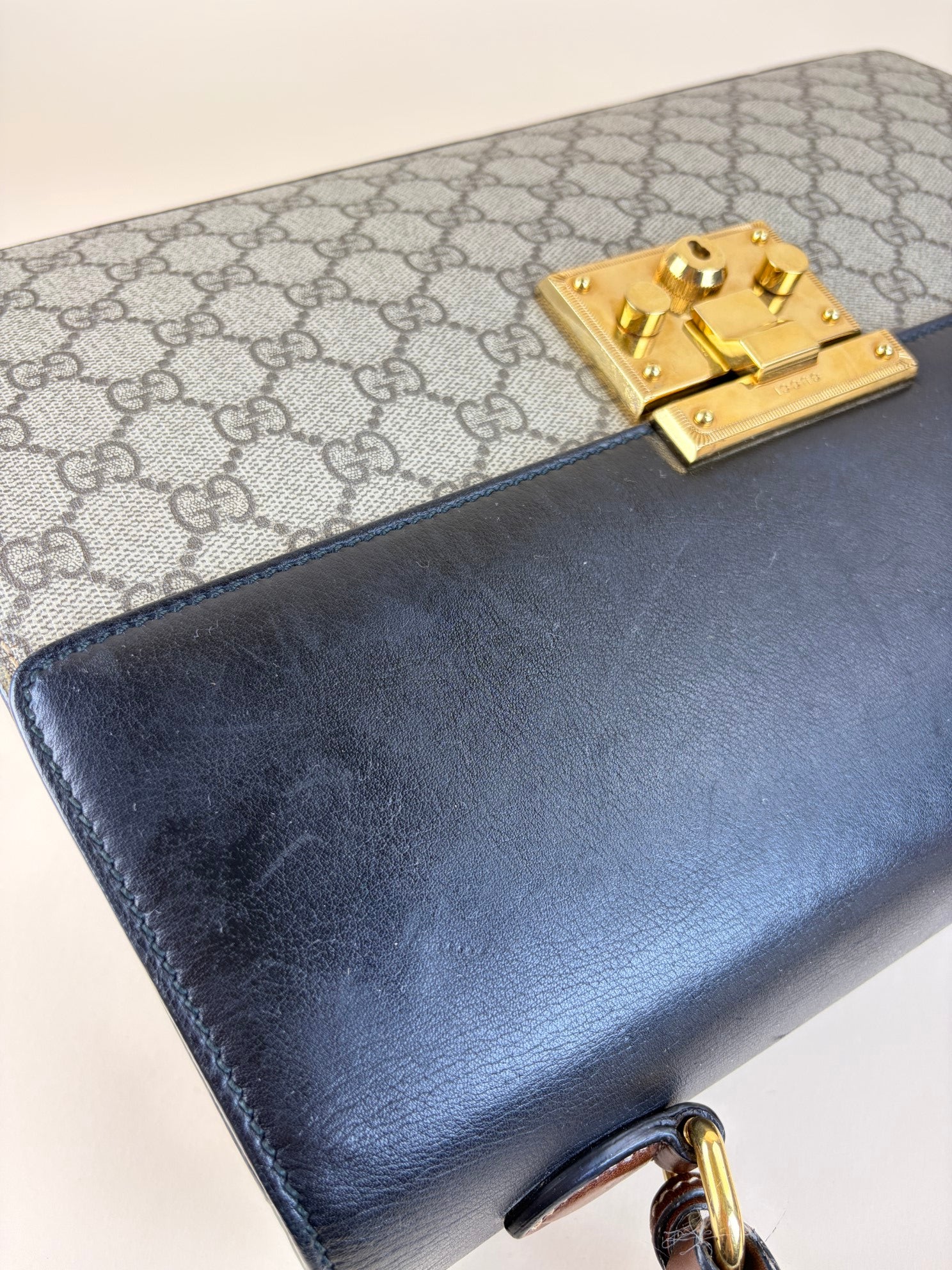 Gucci GG Supreme monogram calfskin medium Padlock  Bag