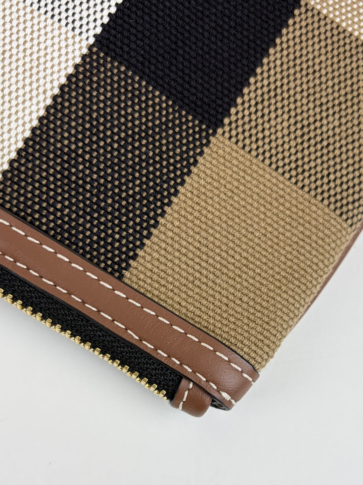 Burberry taupe brown leather/house check canvas new Peyton wristlet pouch