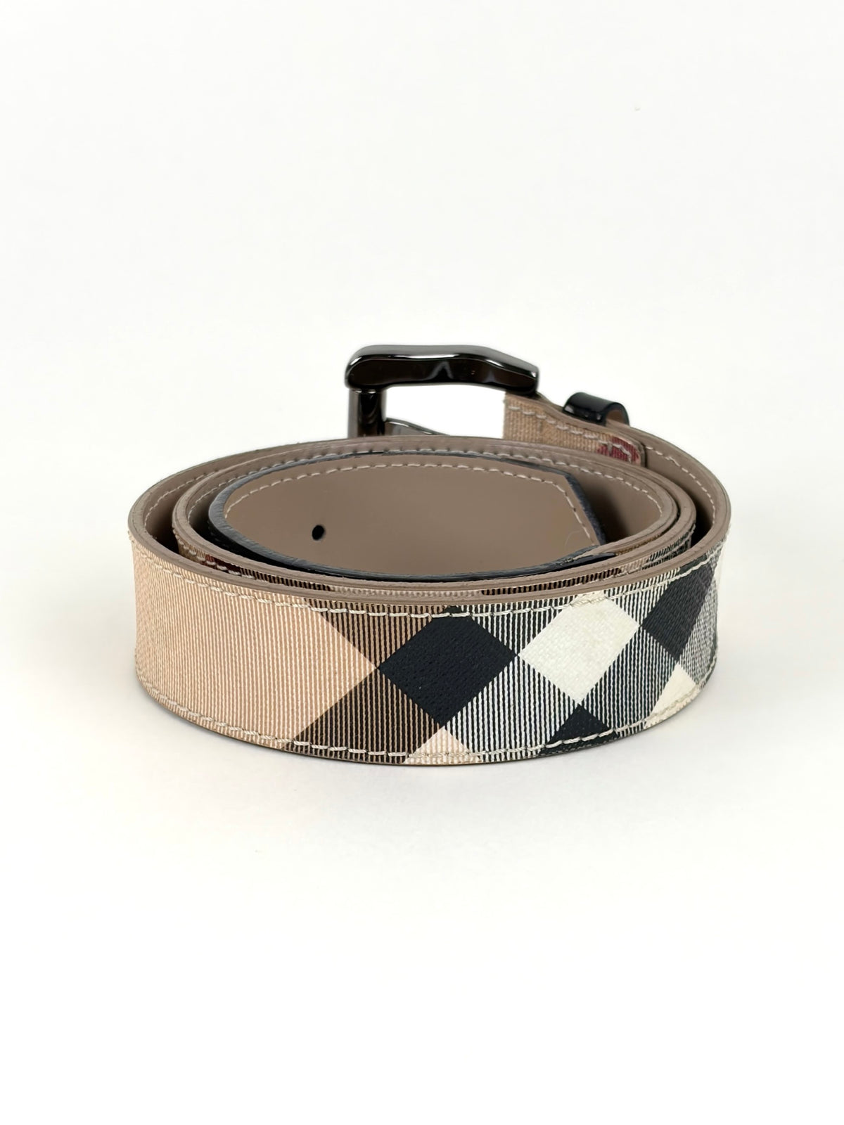 Burberry nova check /black patent leather buckle belt