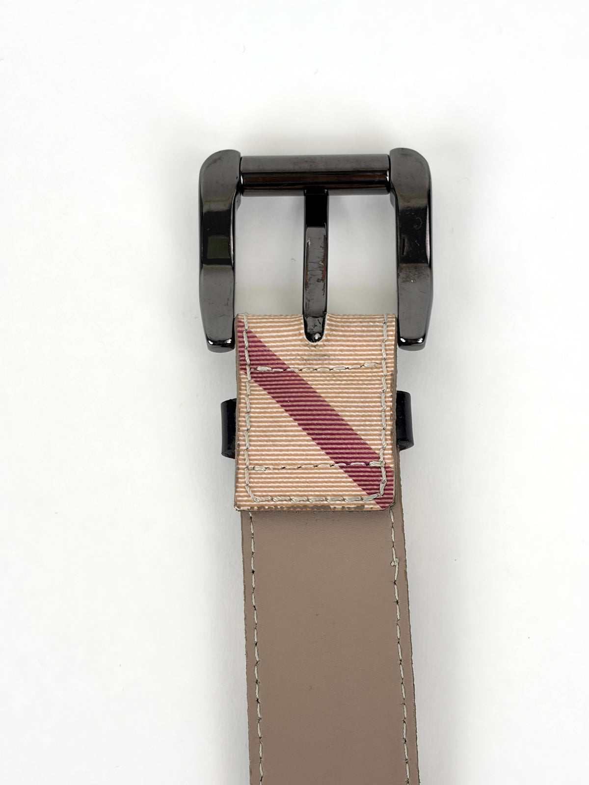 Burberry nova check /black patent leather buckle belt