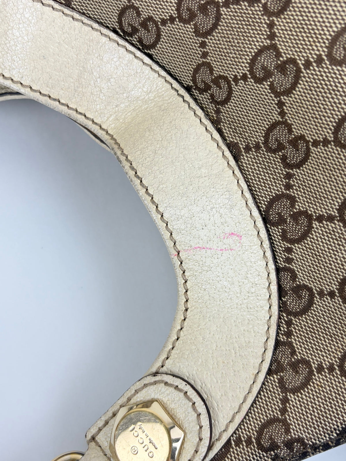 Gucci off white leather and gg monogram canvas Charmy medium