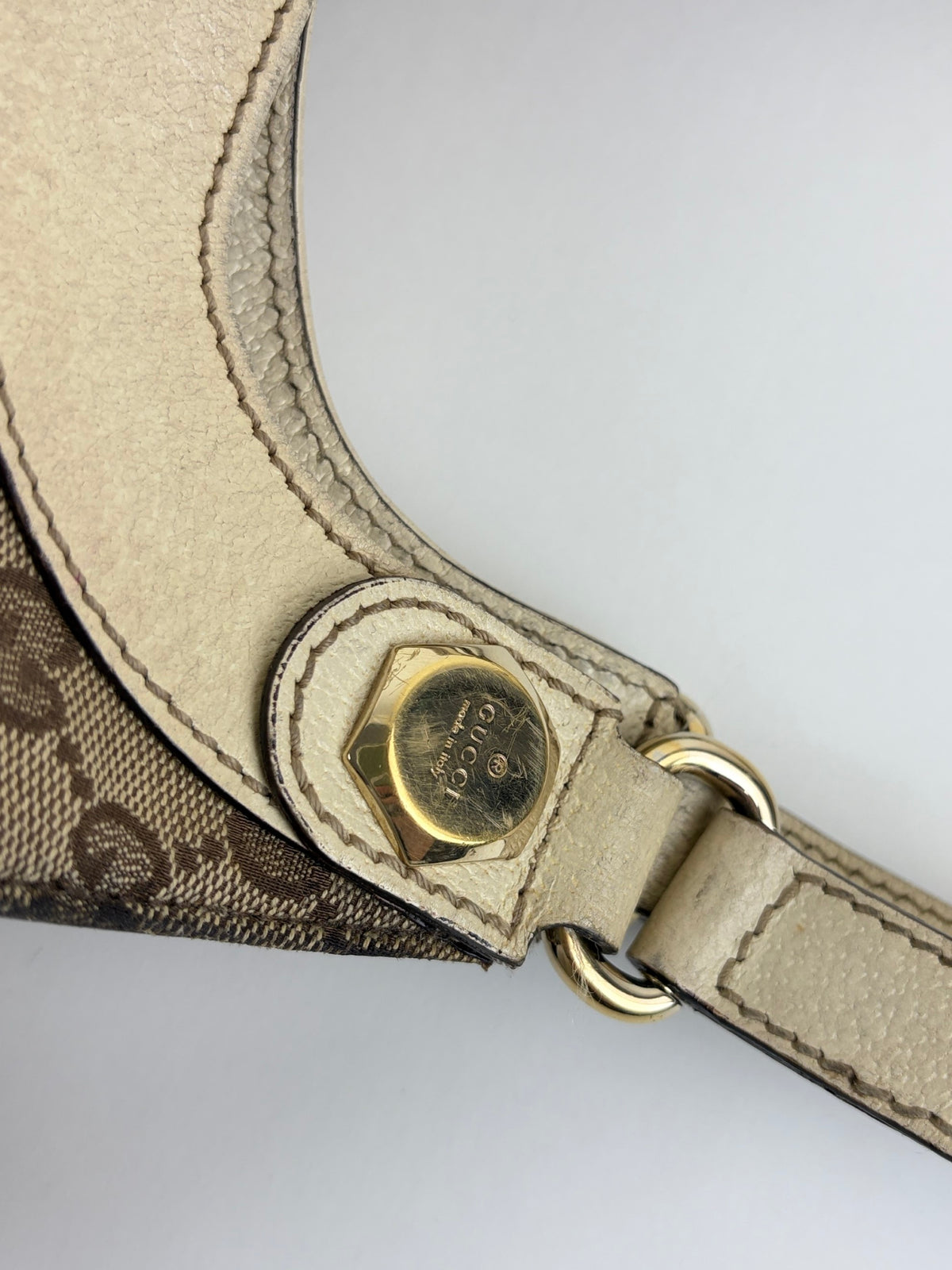 Gucci off white leather and gg monogram canvas Charmy medium