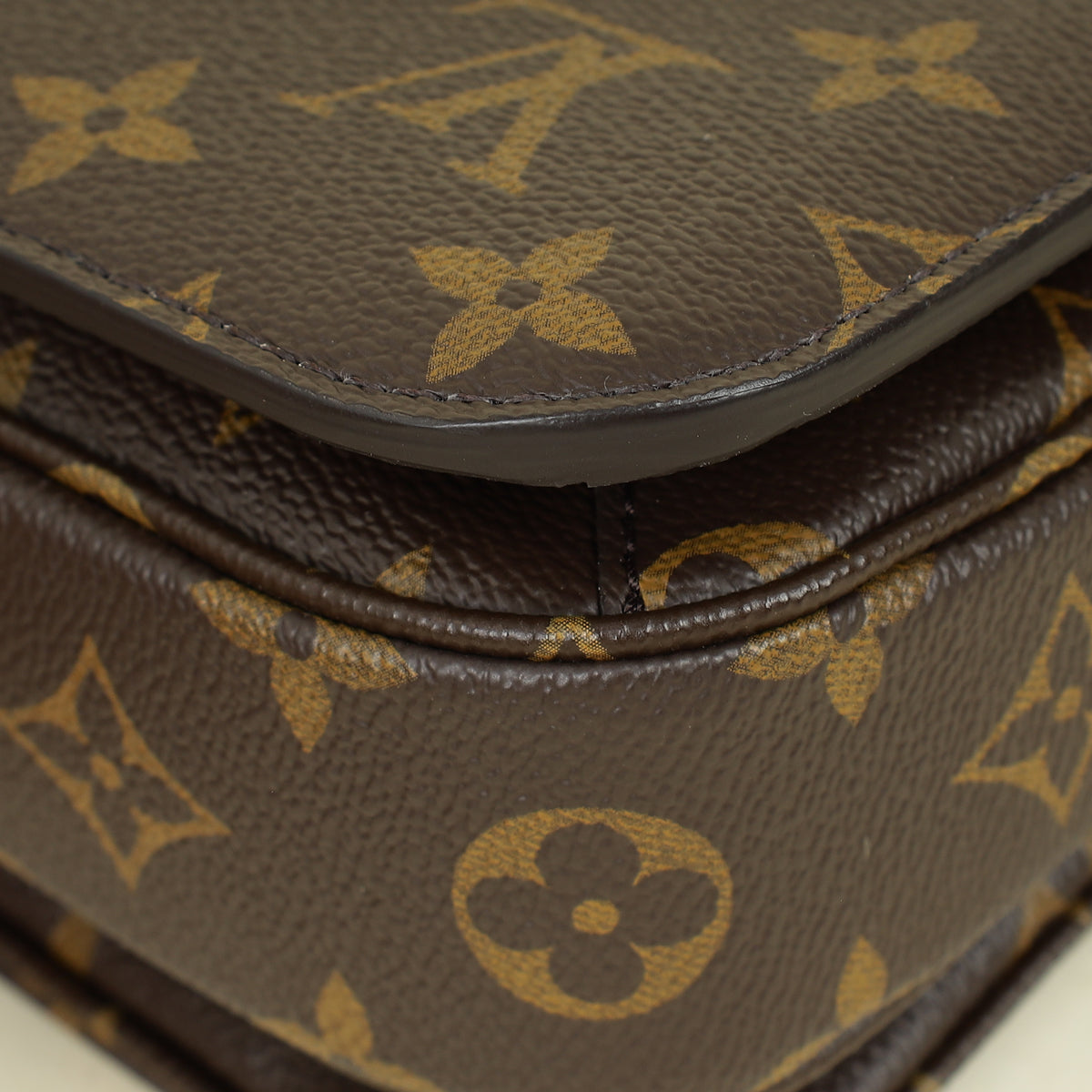 Louis Vuitton Monogram Pochette Metis Bag