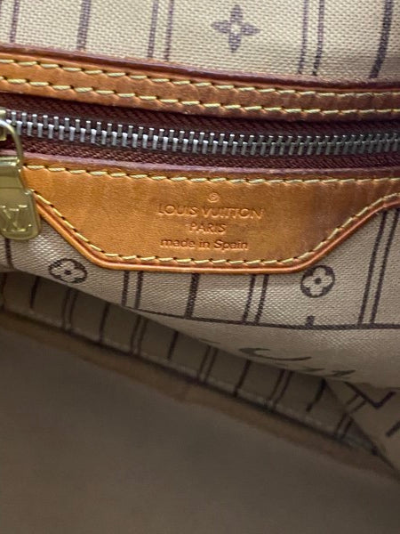 Louis Vuitton Monogram Neverfull MM Bag