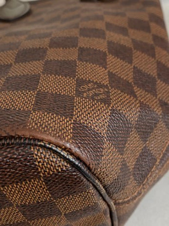 Louis Vuitton Damier Ebene Neverfull Bag