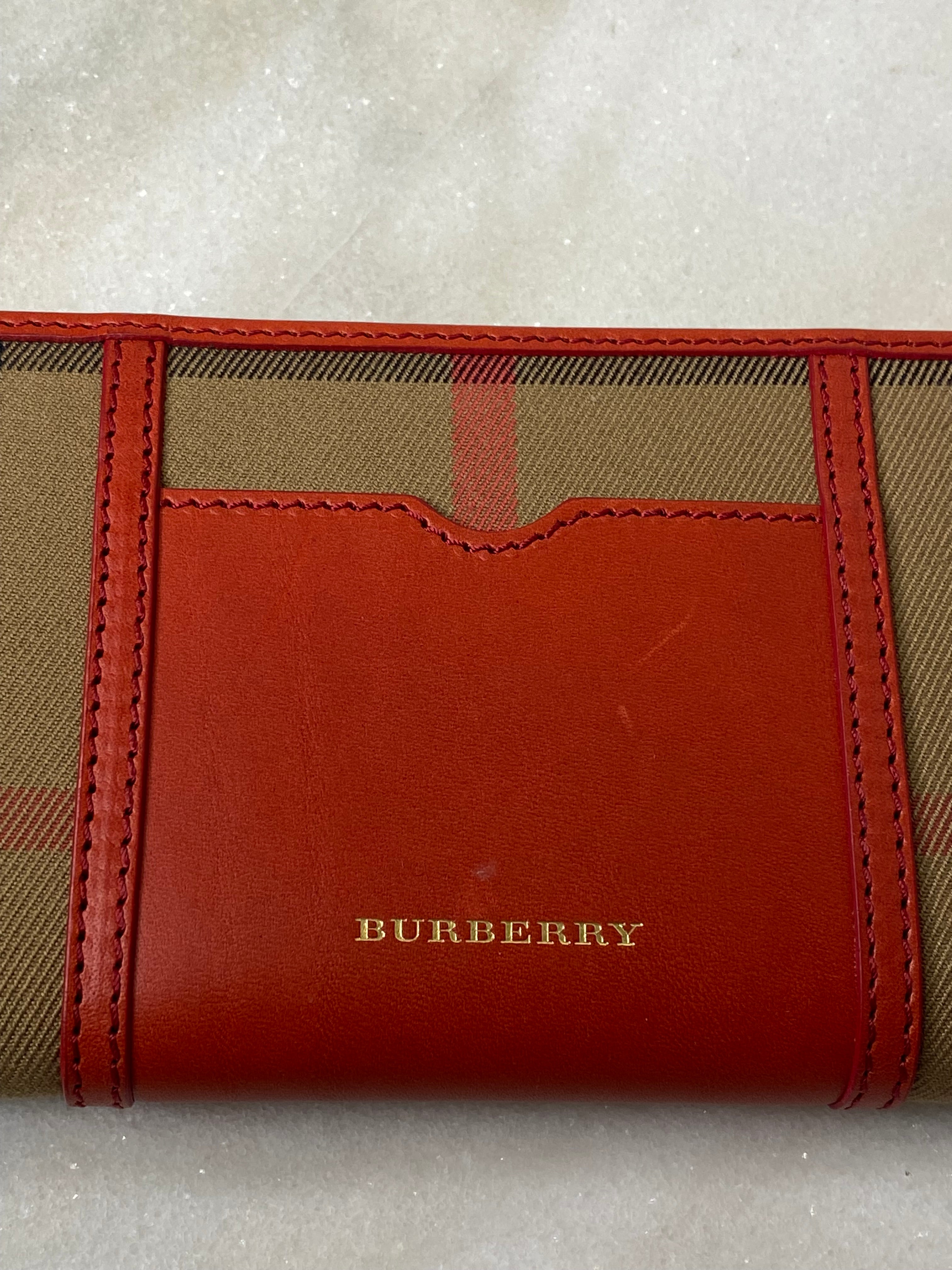 Burberry House Check Red ZIGGY ZIP Long Wallet