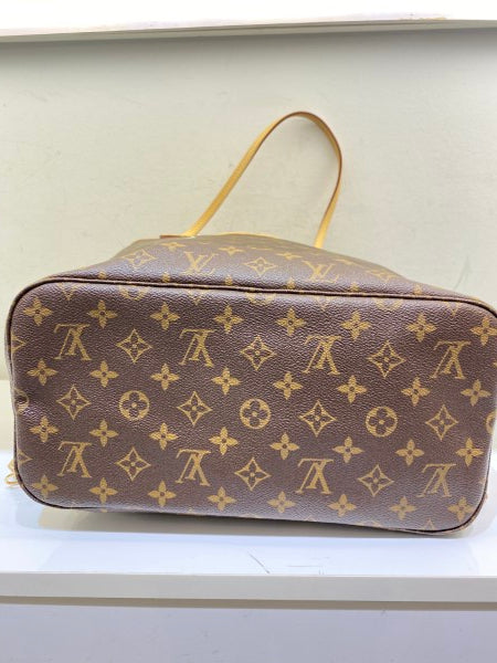 Louis Vuitton Monogram Neverfull MM Bag