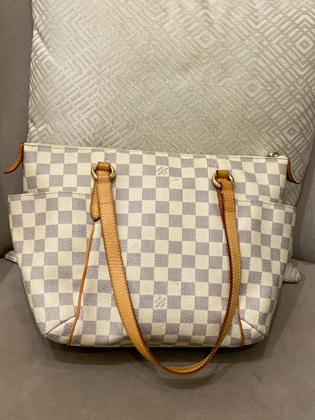 Louis Vuitton Damier Totally MM Bag