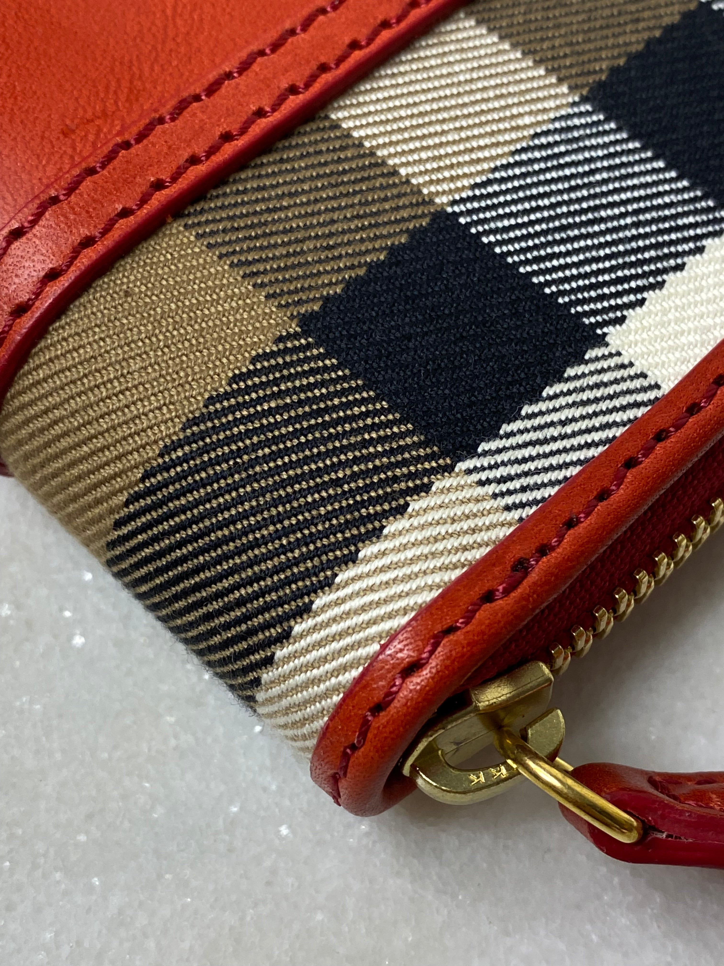 Burberry House Check Red ZIGGY ZIP Long Wallet