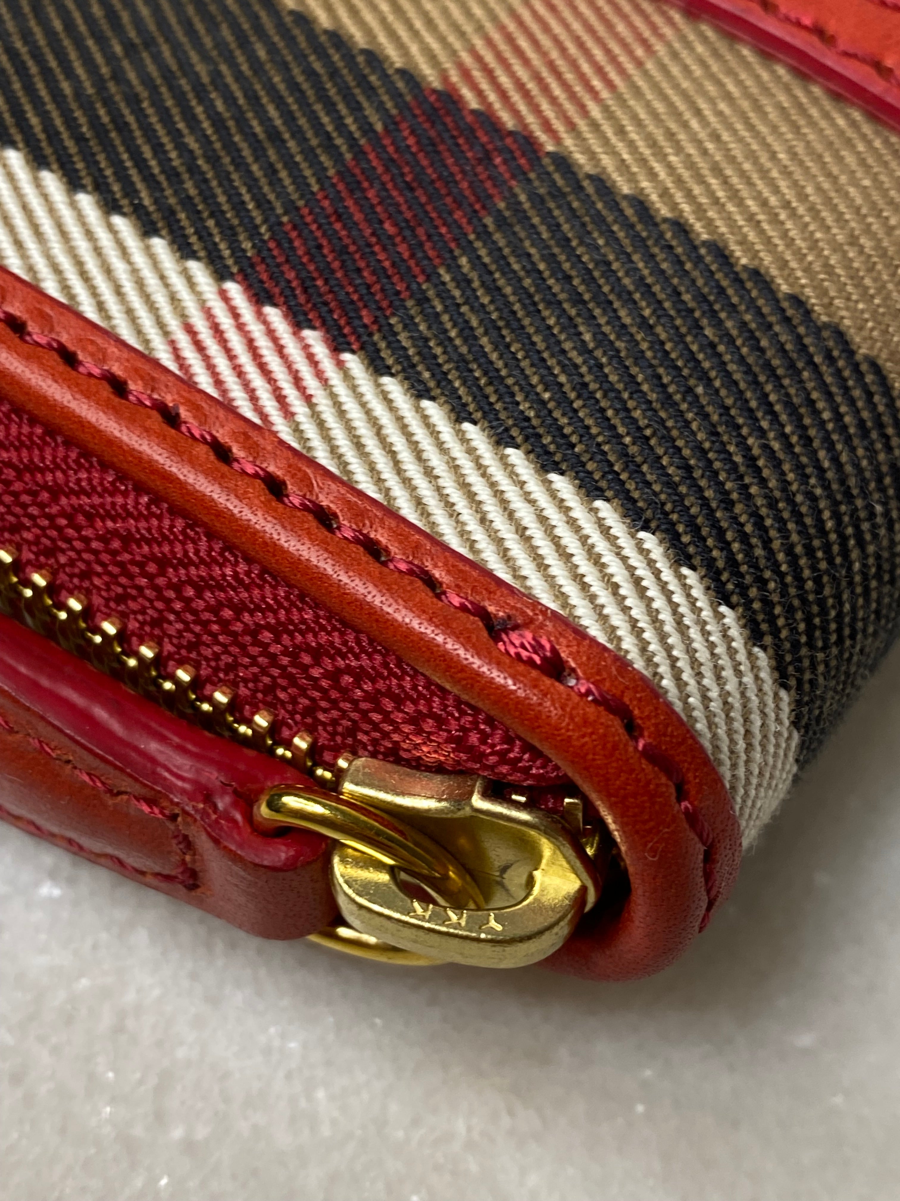 Burberry House Check Red ZIGGY ZIP Long Wallet