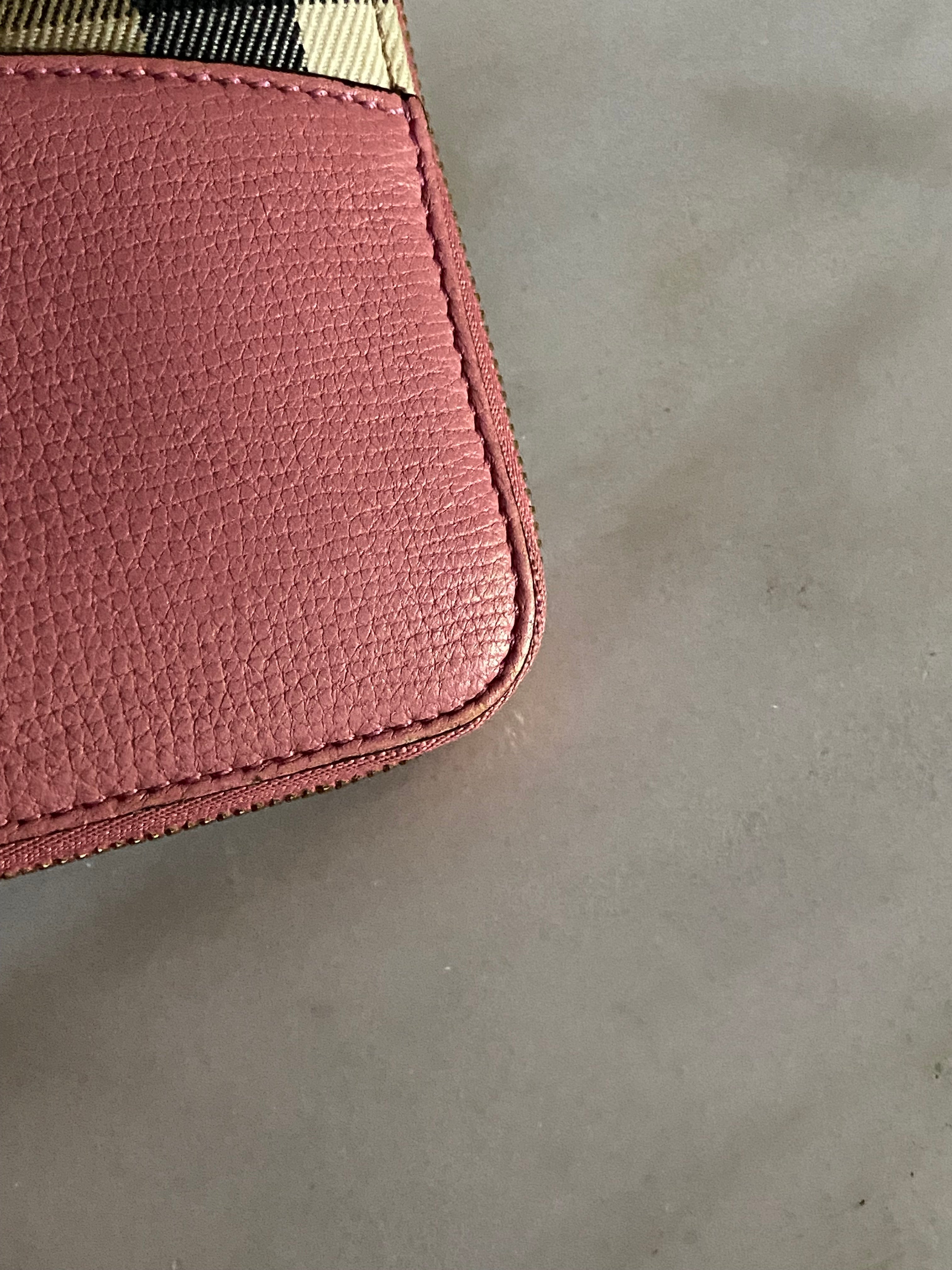 Burberry House Check Pink Zip Long Wallet