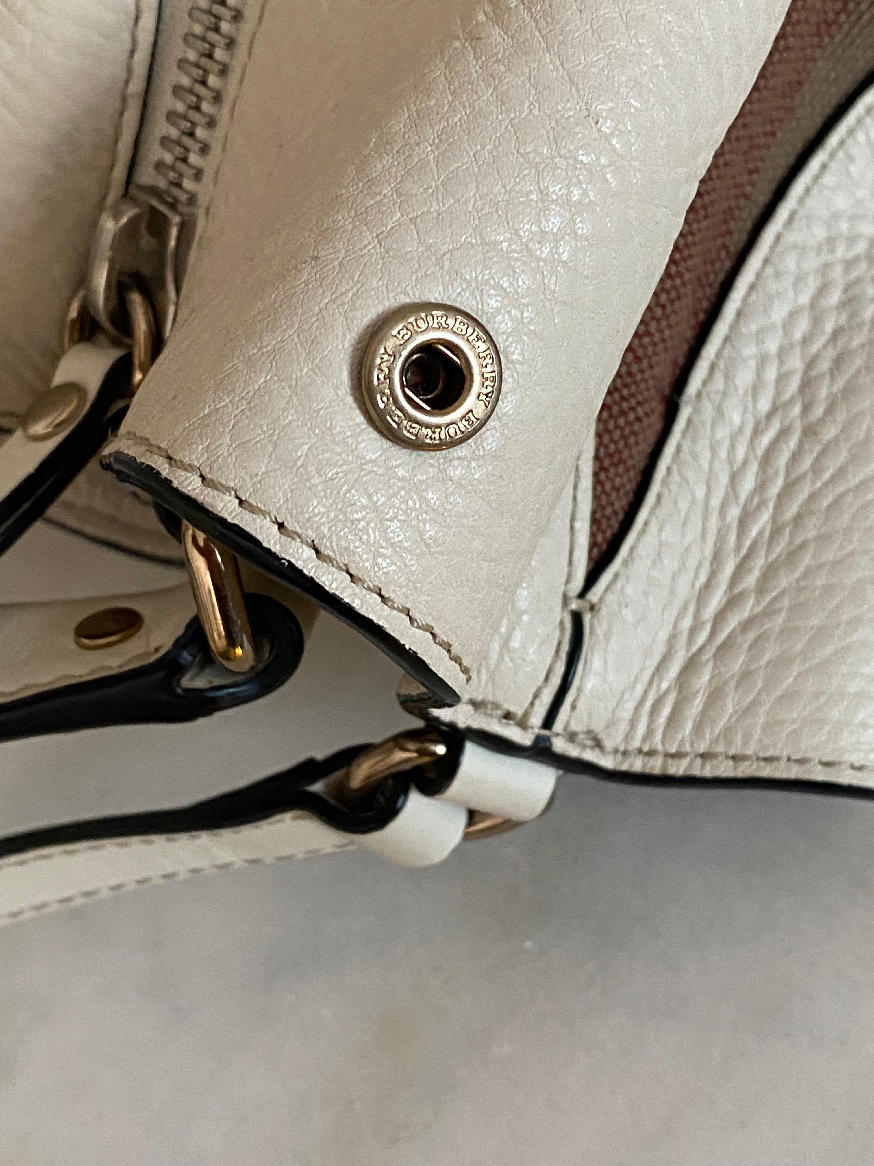 Burberry Off White House Check Brit Maidstone Shoulder Bag