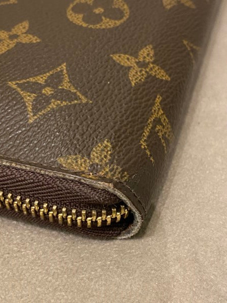 Louis Vuitton Monogram Zippy Organizer Wallet