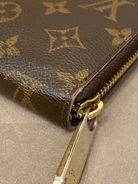 Louis Vuitton Monogram Zippy Organizer Wallet