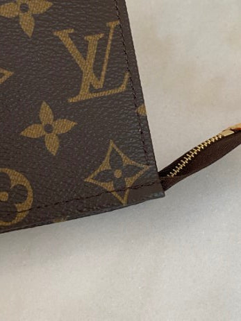 Louis Vuitton Monogram 19 Clutch