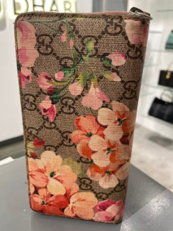 Gucci Ebony GG Floral Wallet