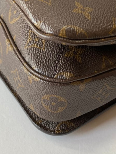 Louis Vuitton Monogram Pochette Metis