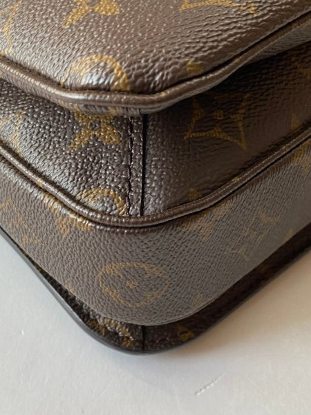 Louis Vuitton Monogram Pochette Metis