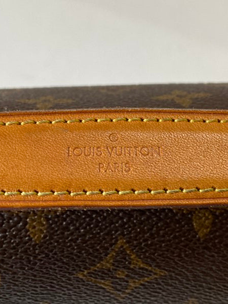 Louis Vuitton Monogram Pochette Metis