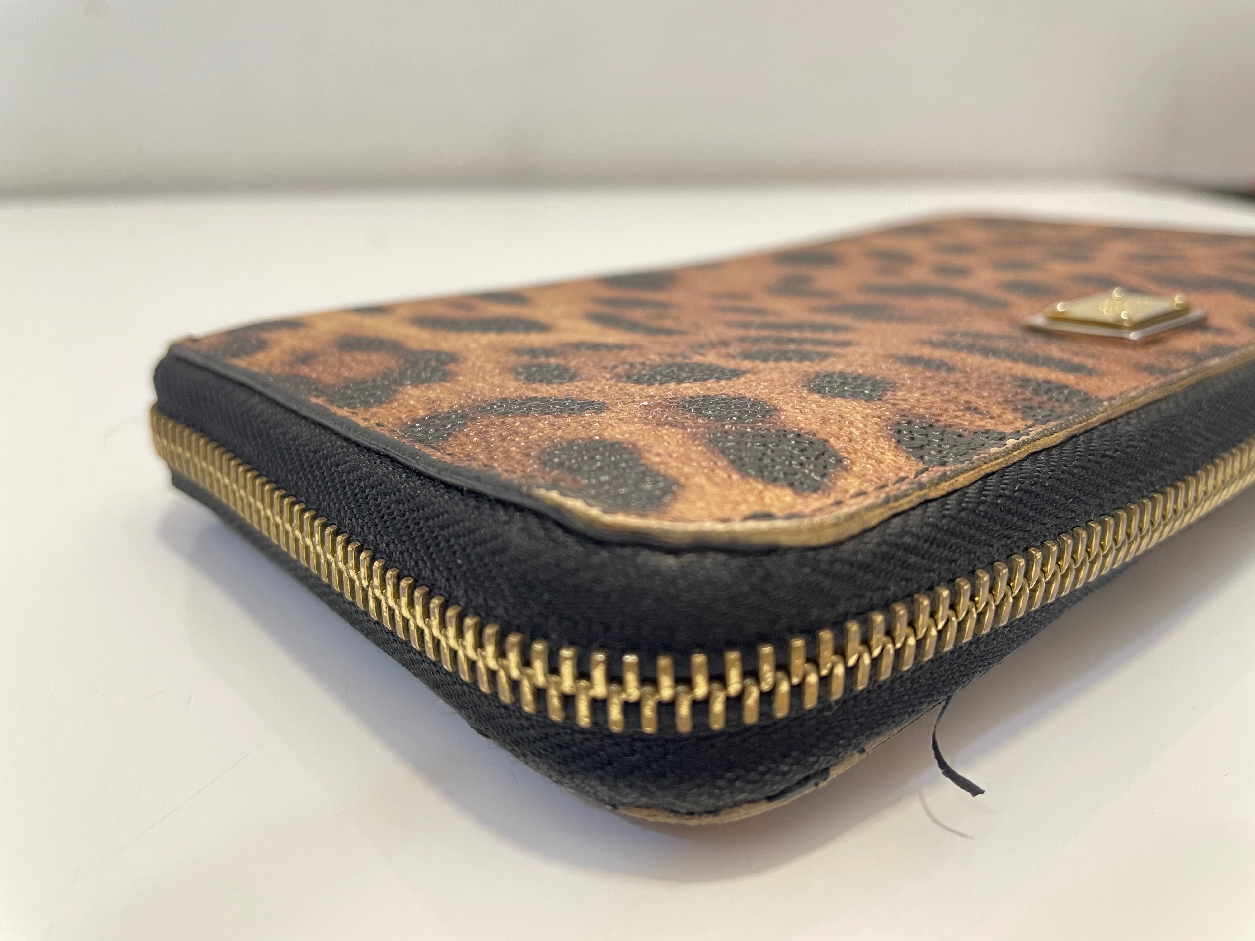 Dolce & Gabbana Leopard Long Zipper Wallet