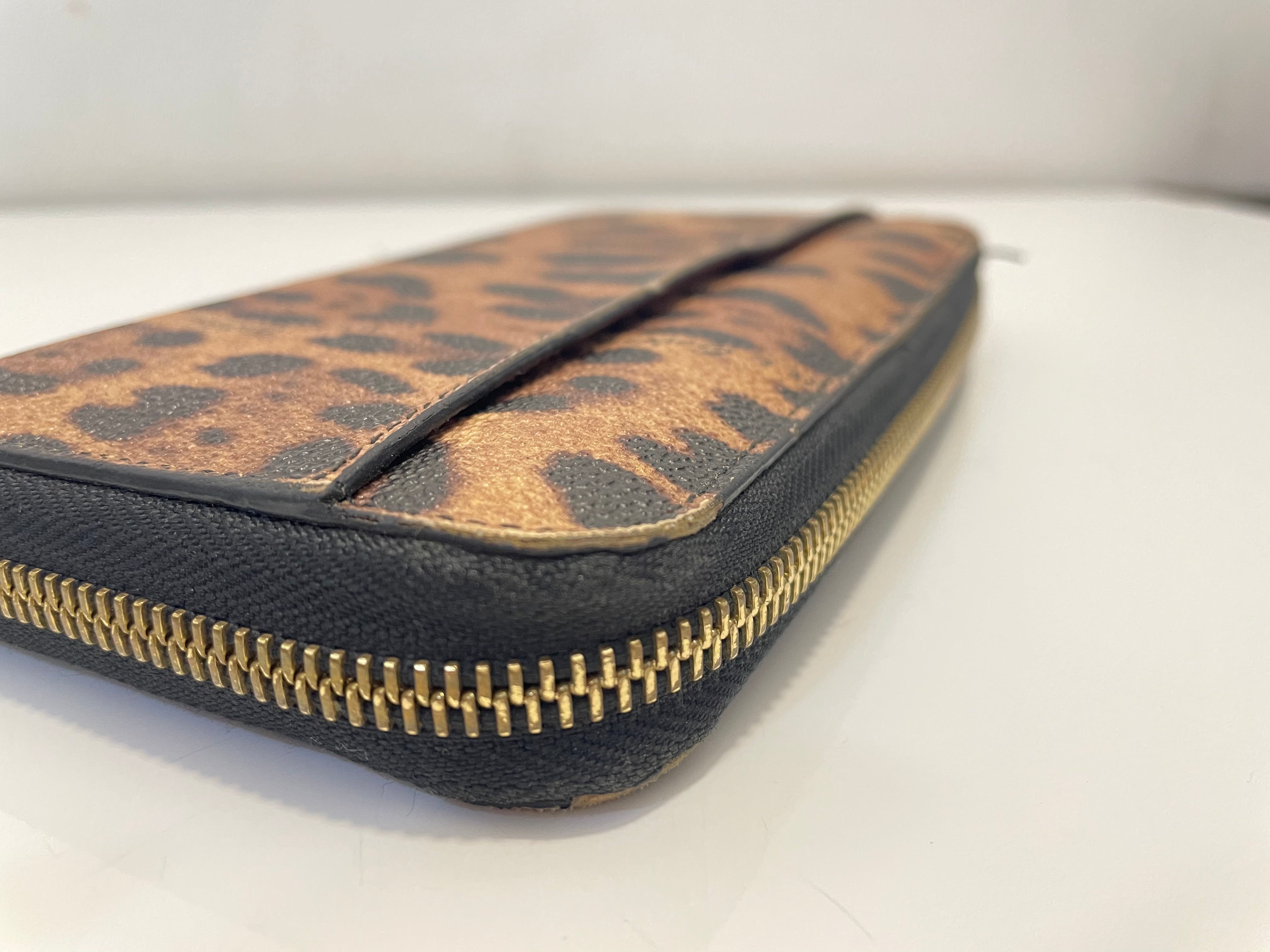 Dolce & Gabbana Leopard Long Zipper Wallet