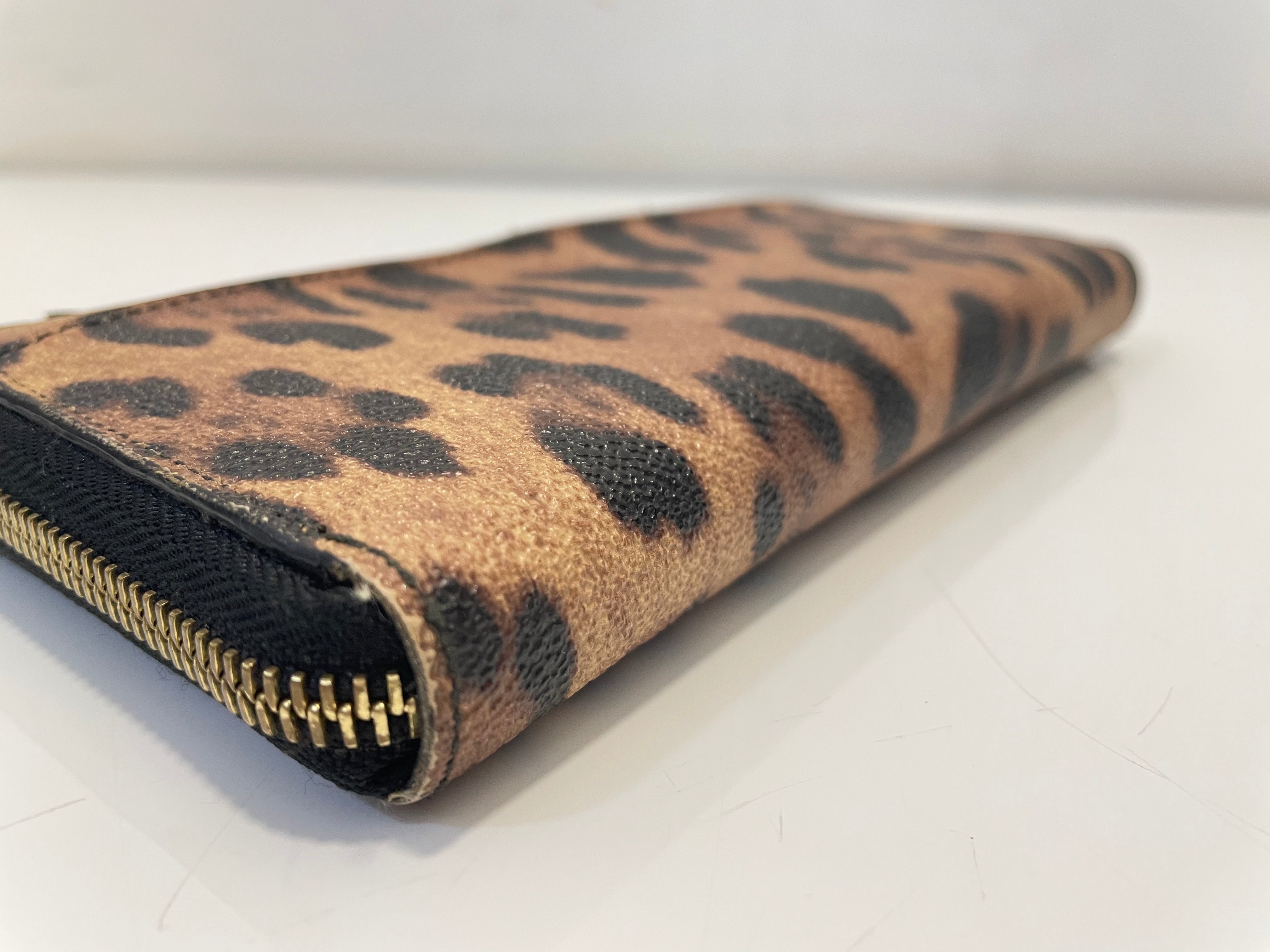 Dolce & Gabbana Leopard Long Zipper Wallet